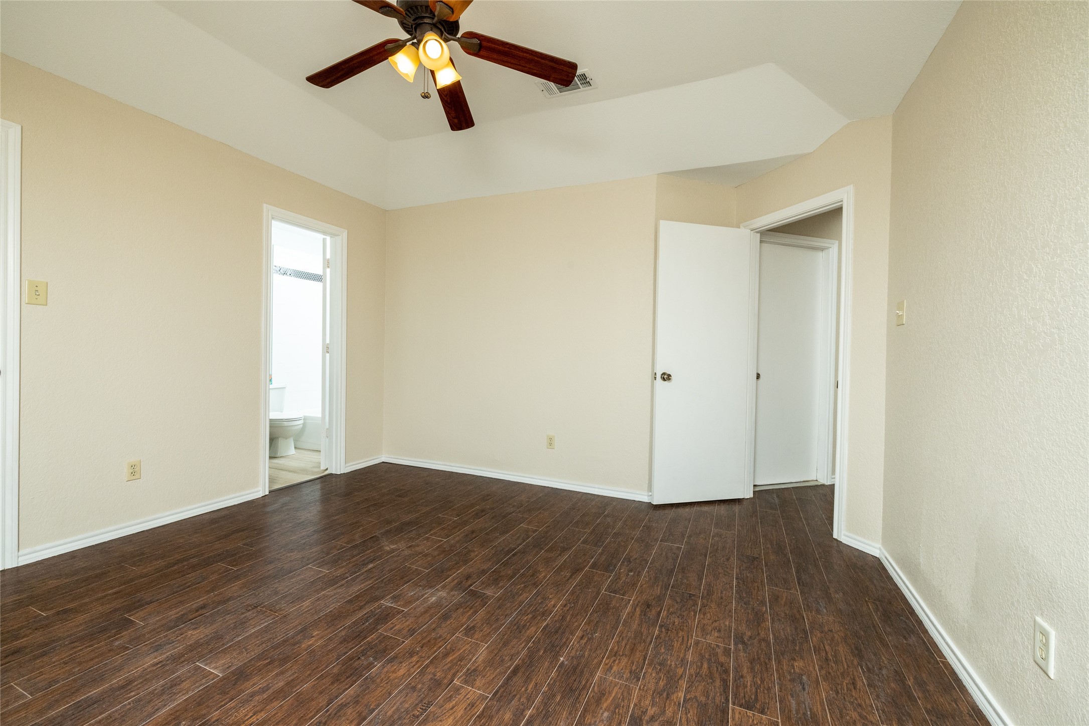 2403 Bayberry Lane Euless TX 76039