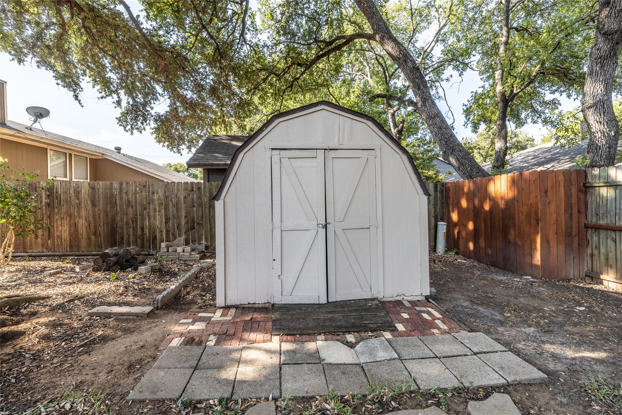 2403 Bayberry Lane Euless TX 76039