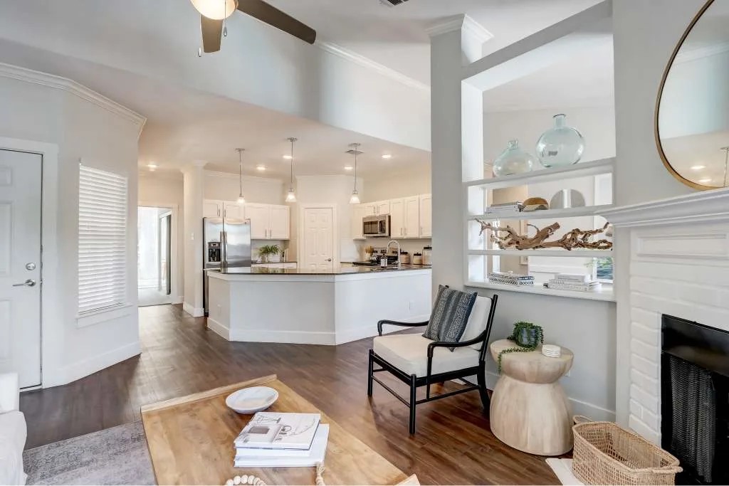 17250 Knoll Trail Drive Dallas TX 75248