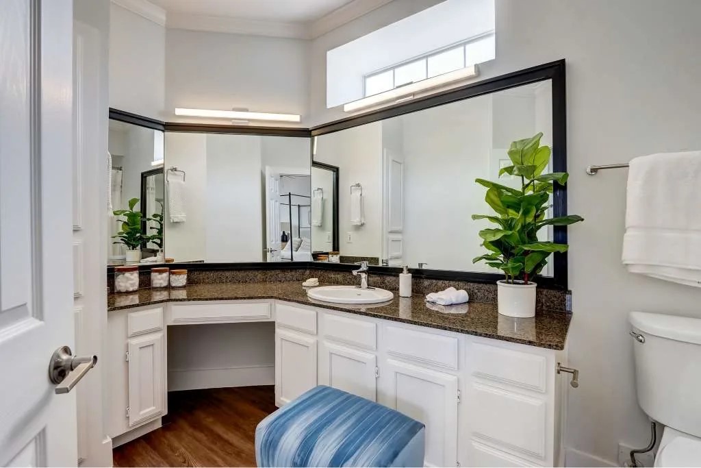 17250 Knoll Trail Drive Dallas TX 75248