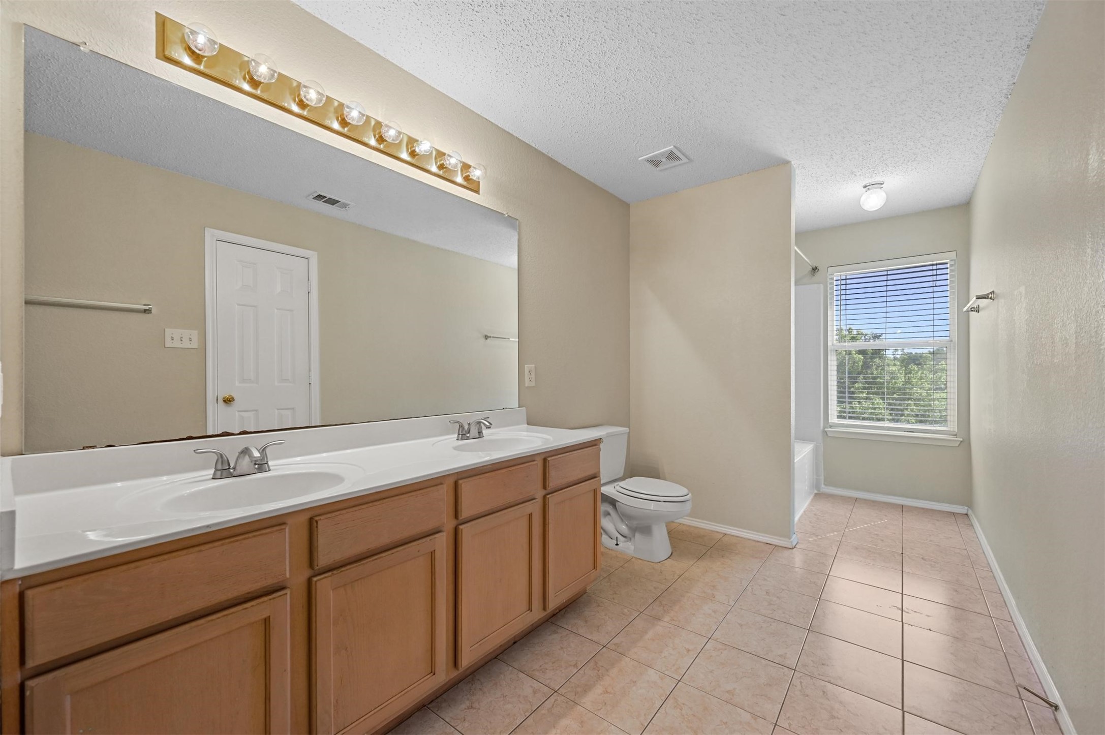 6632 Canyon Oak Drive Fort Worth TX 76112