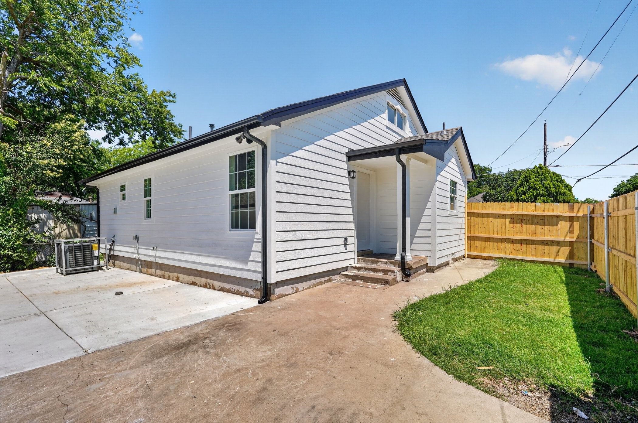 4002 Falls Drive Dallas TX 75211