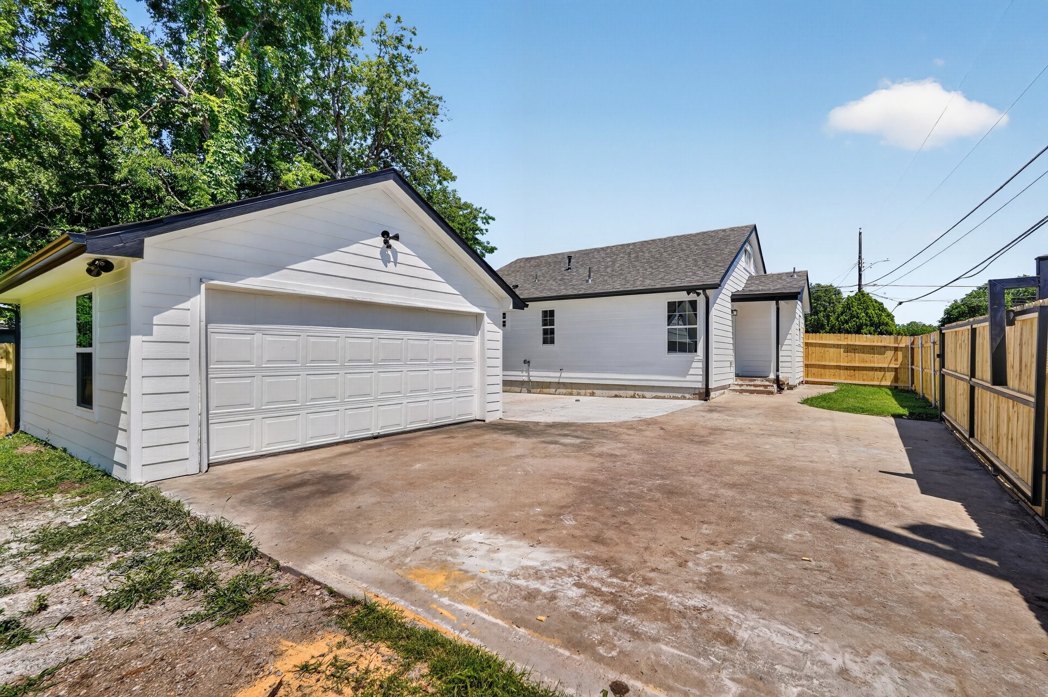 4002 Falls Drive Dallas TX 75211