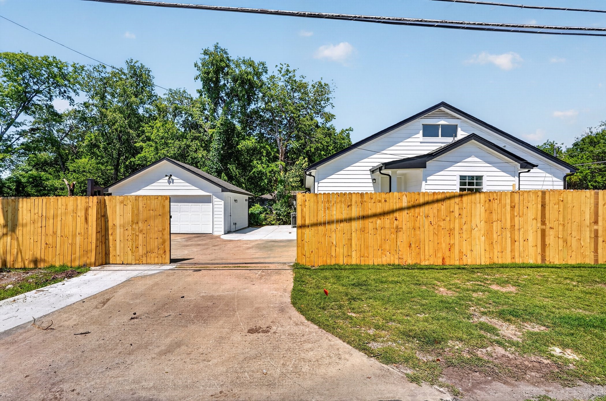 4002 Falls Drive Dallas TX 75211