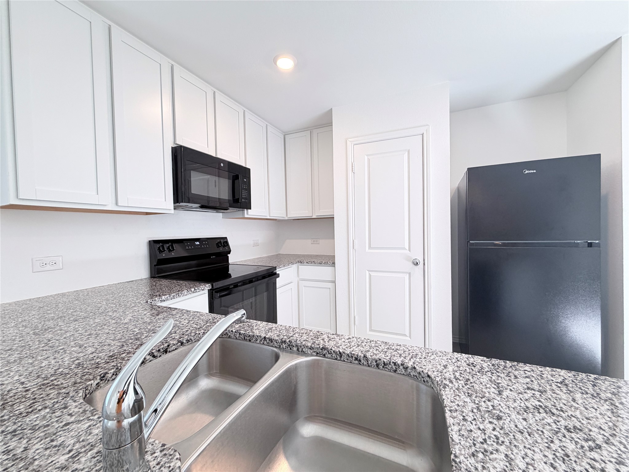 1717 Round House Lane Dallas TX 75253
