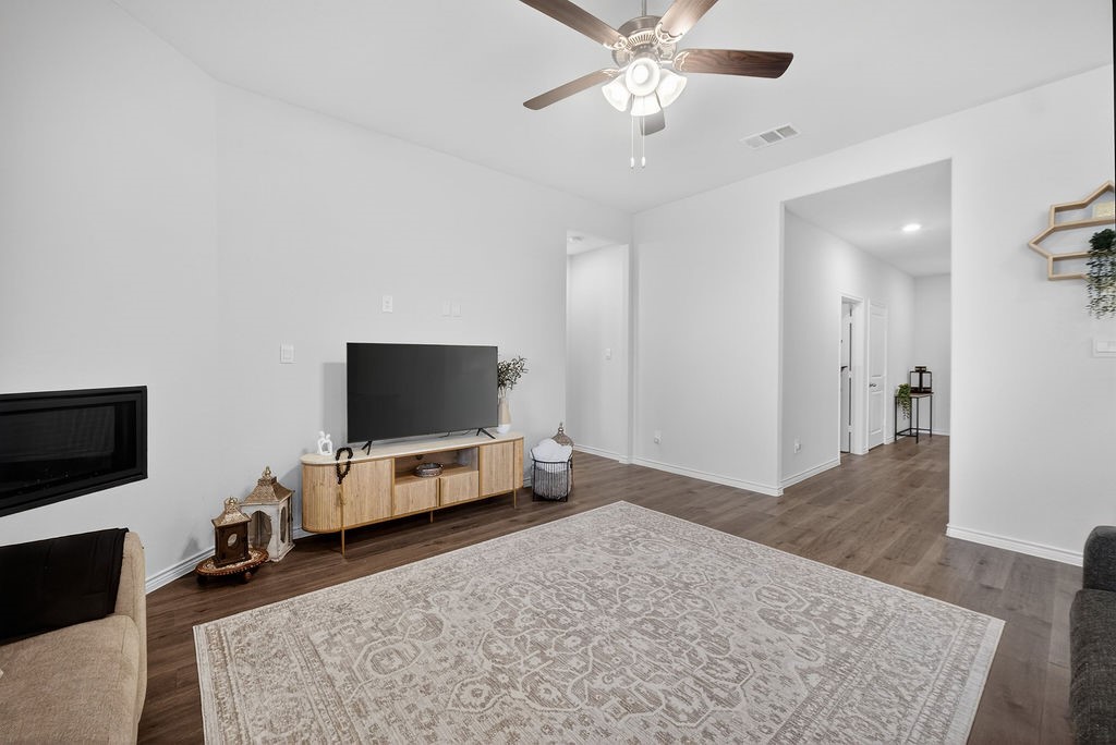 10601 Autumn Leaves Lane Aubrey TX 76227