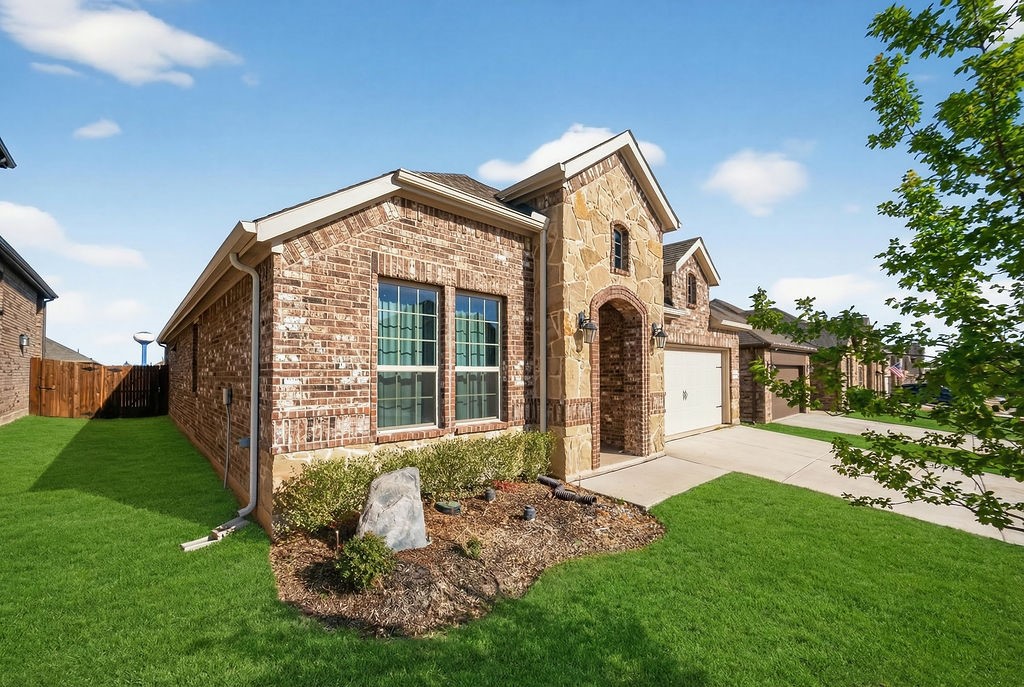 10601 Autumn Leaves Lane Aubrey TX 76227