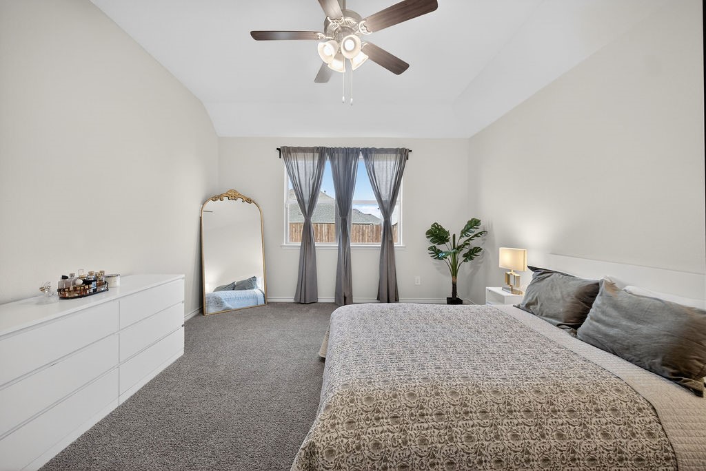 10601 Autumn Leaves Lane Aubrey TX 76227