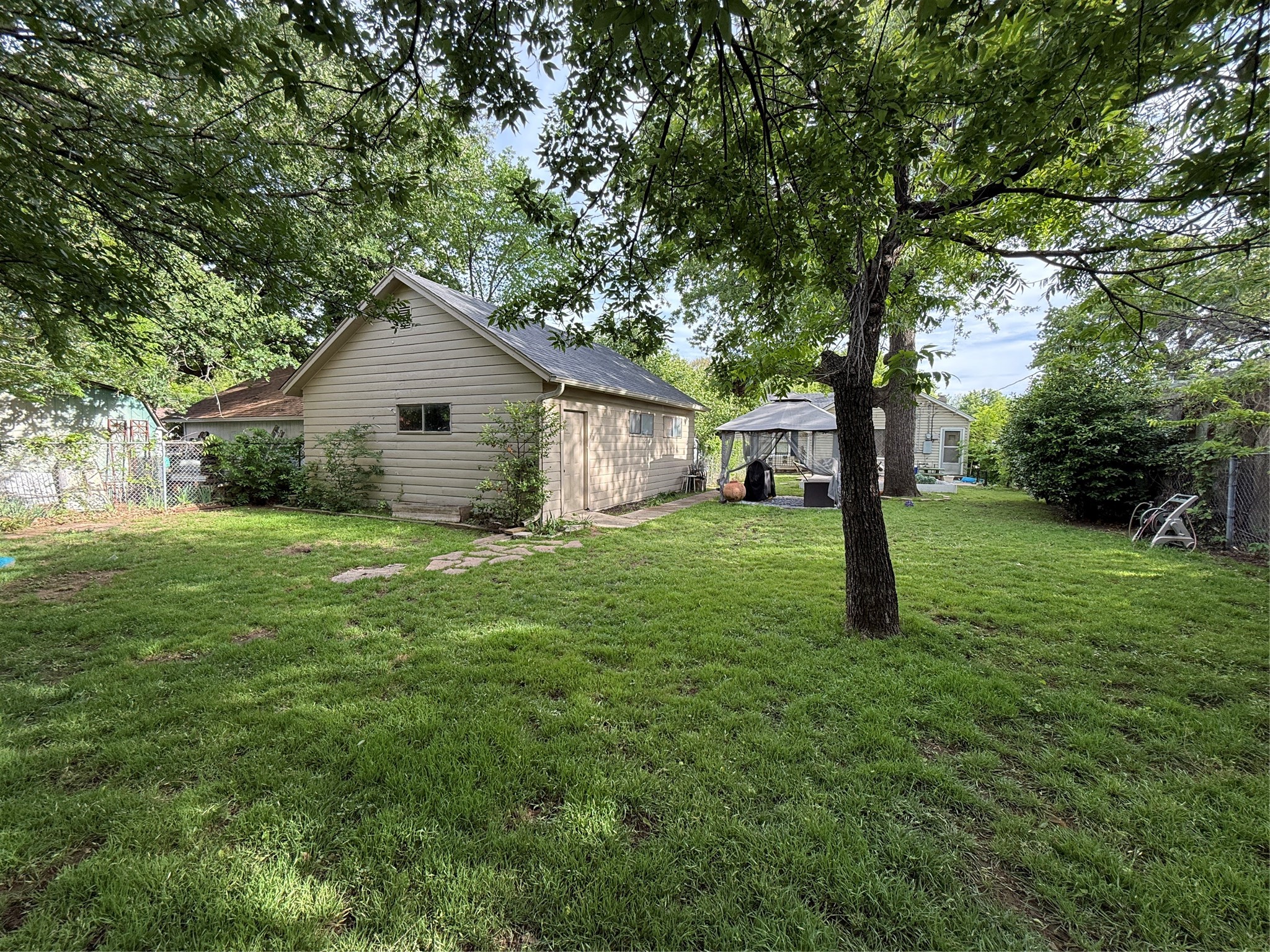2517 Honeysuckle Avenue Fort Worth TX 76111