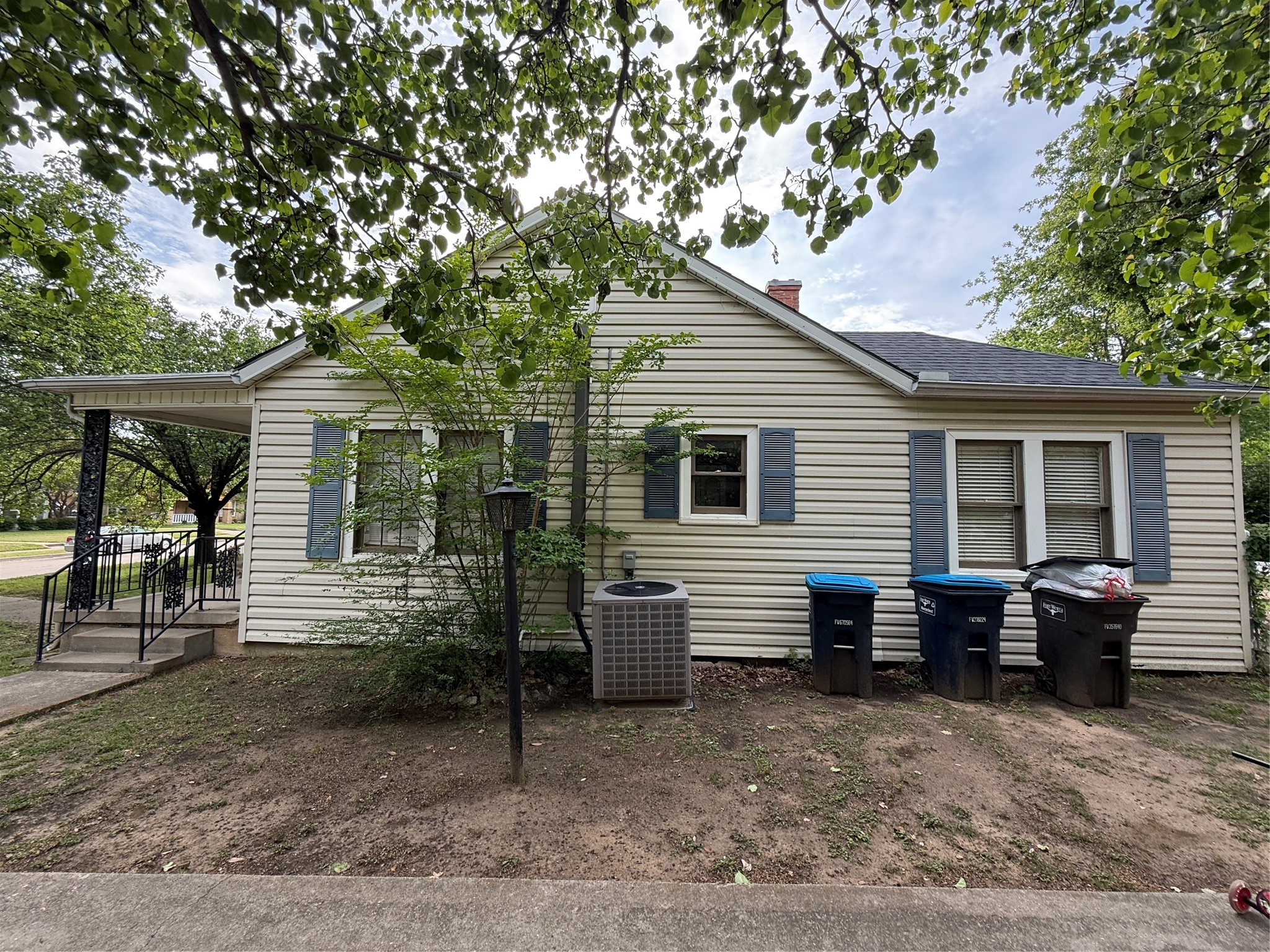 2517 Honeysuckle Avenue Fort Worth TX 76111