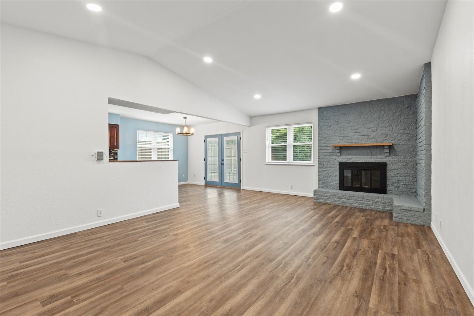 615 Bocowood Circle Euless TX 76039