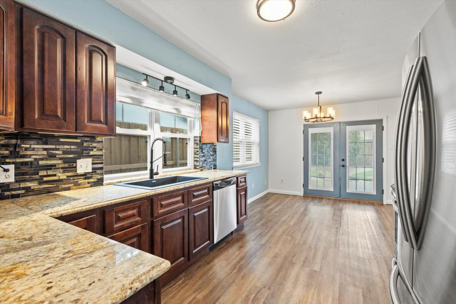 615 Bocowood Circle Euless TX 76039