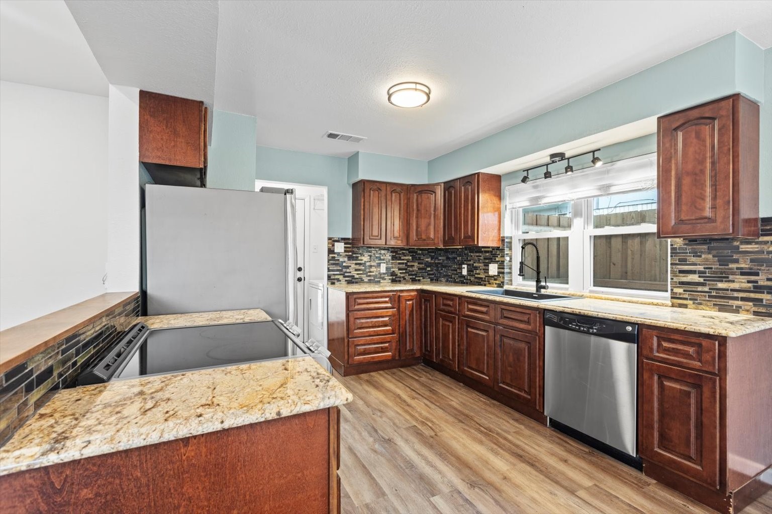 615 Bocowood Circle Euless TX 76039