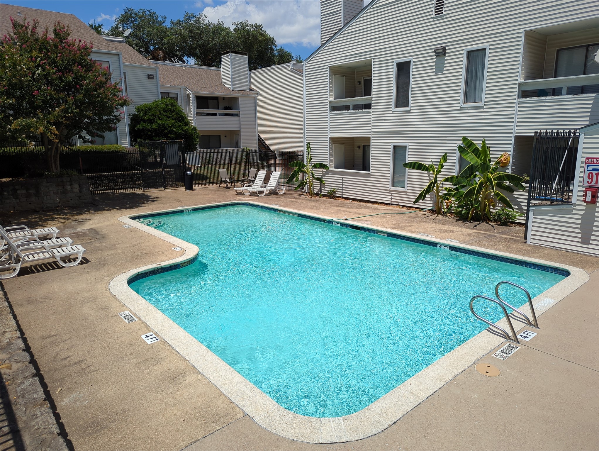 7431 Holly Hill Drive Dallas TX 75231