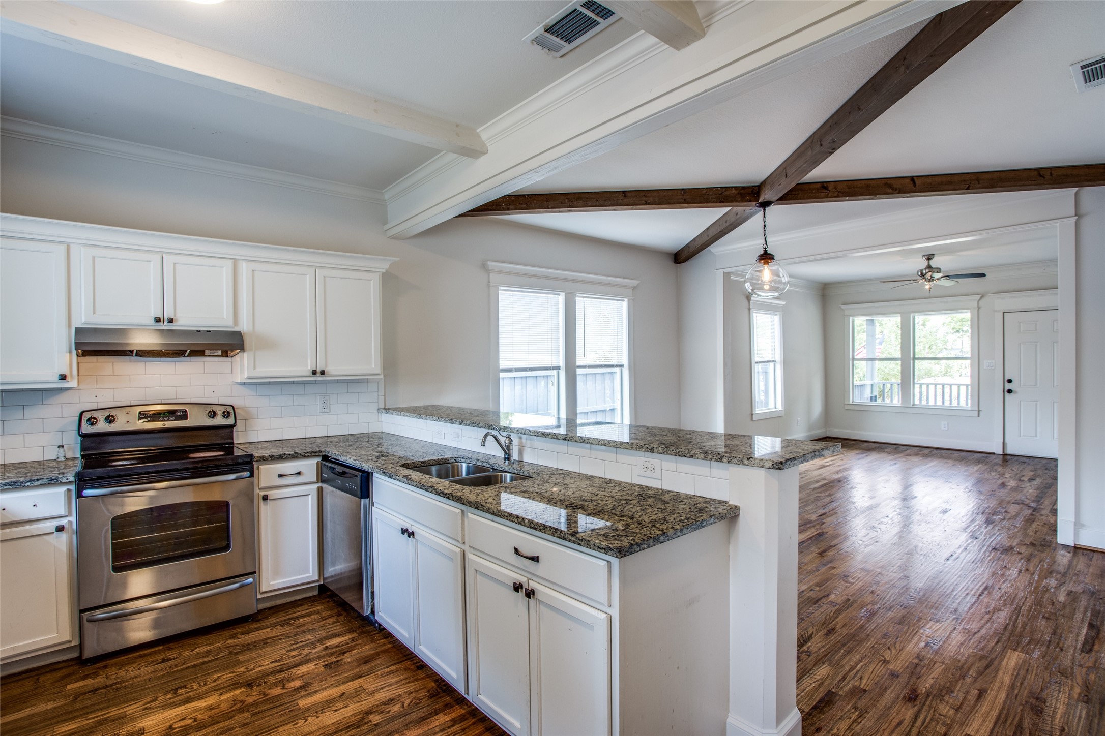 403 Parkview Avenue Dallas TX 75223