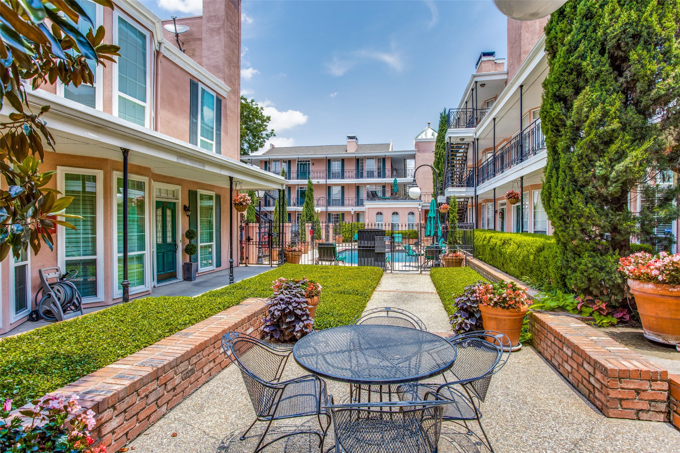 3208 Cole Avenue Dallas TX 75204
