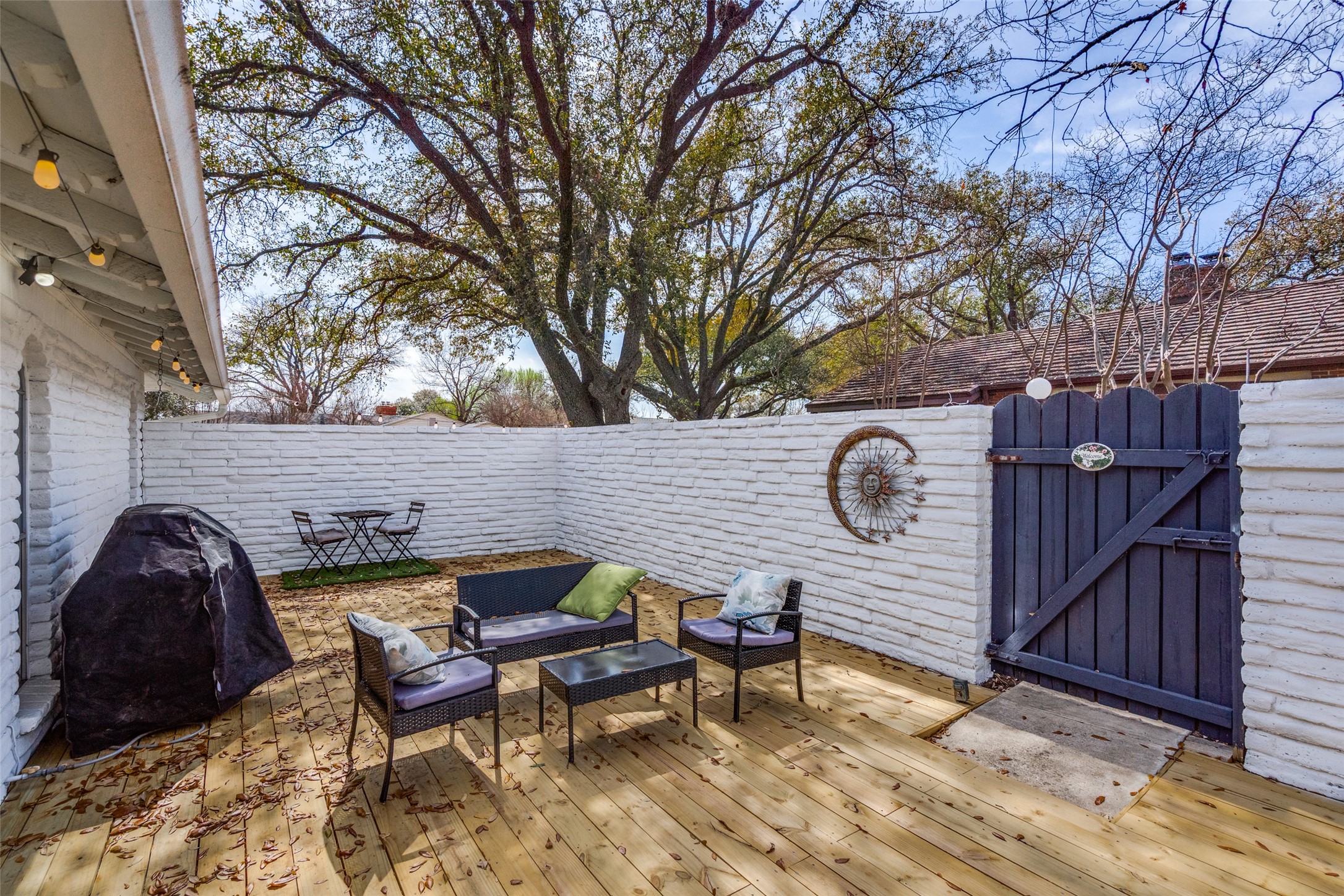 15642 Overmead Circle Dallas TX 75248