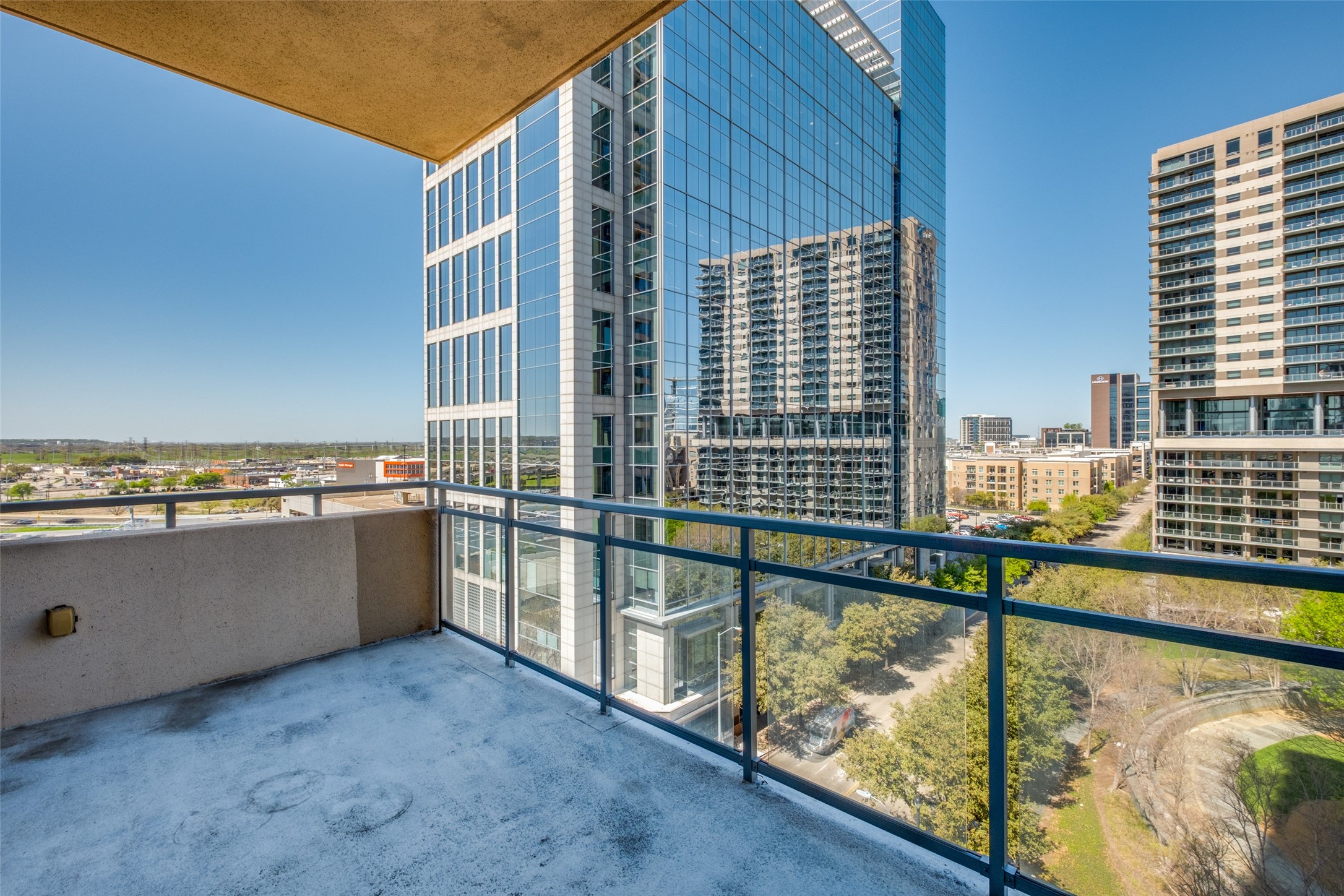 2200 Victory Avenue Dallas TX 75219