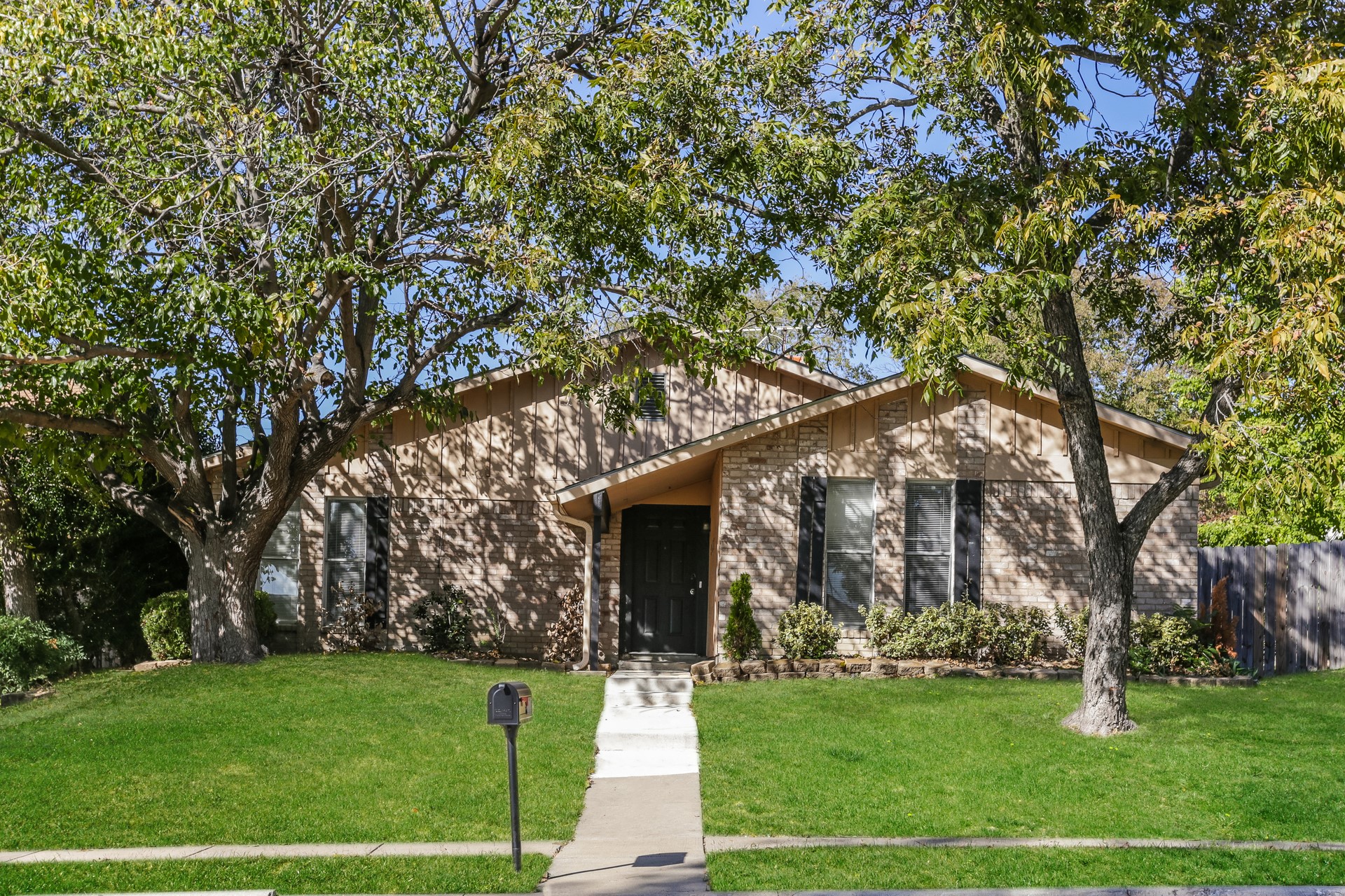 5037 Collingwood Drive Garland TX 75043
