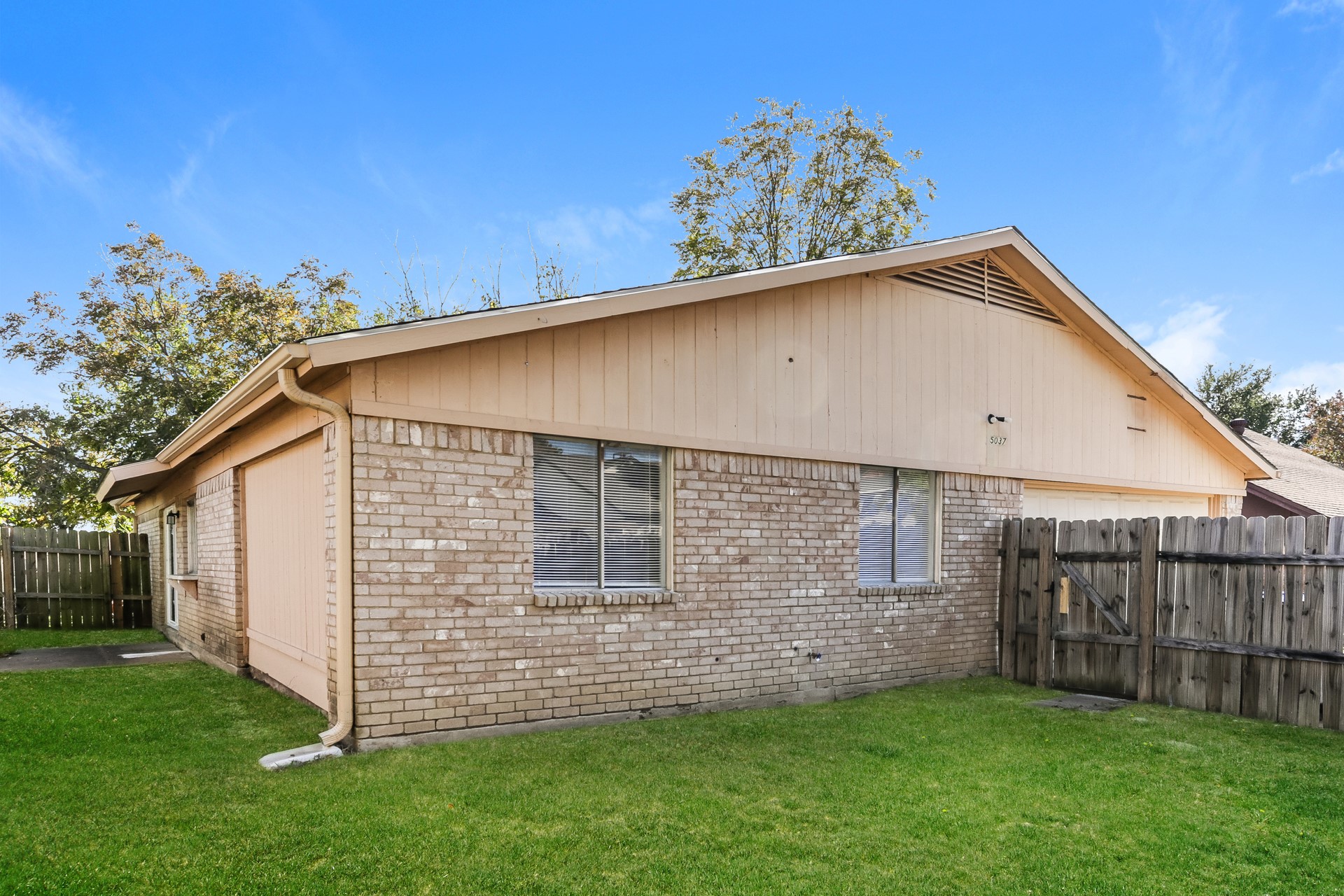 5037 Collingwood Drive Garland TX 75043