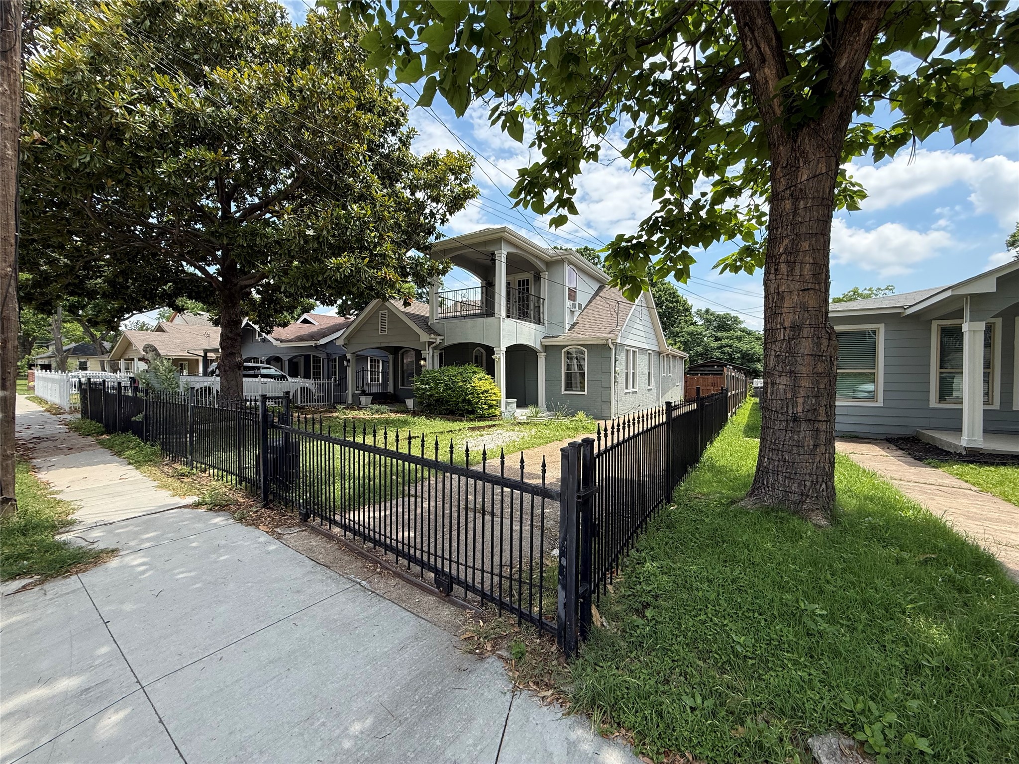 642 N Tyler Street Dallas TX 75208