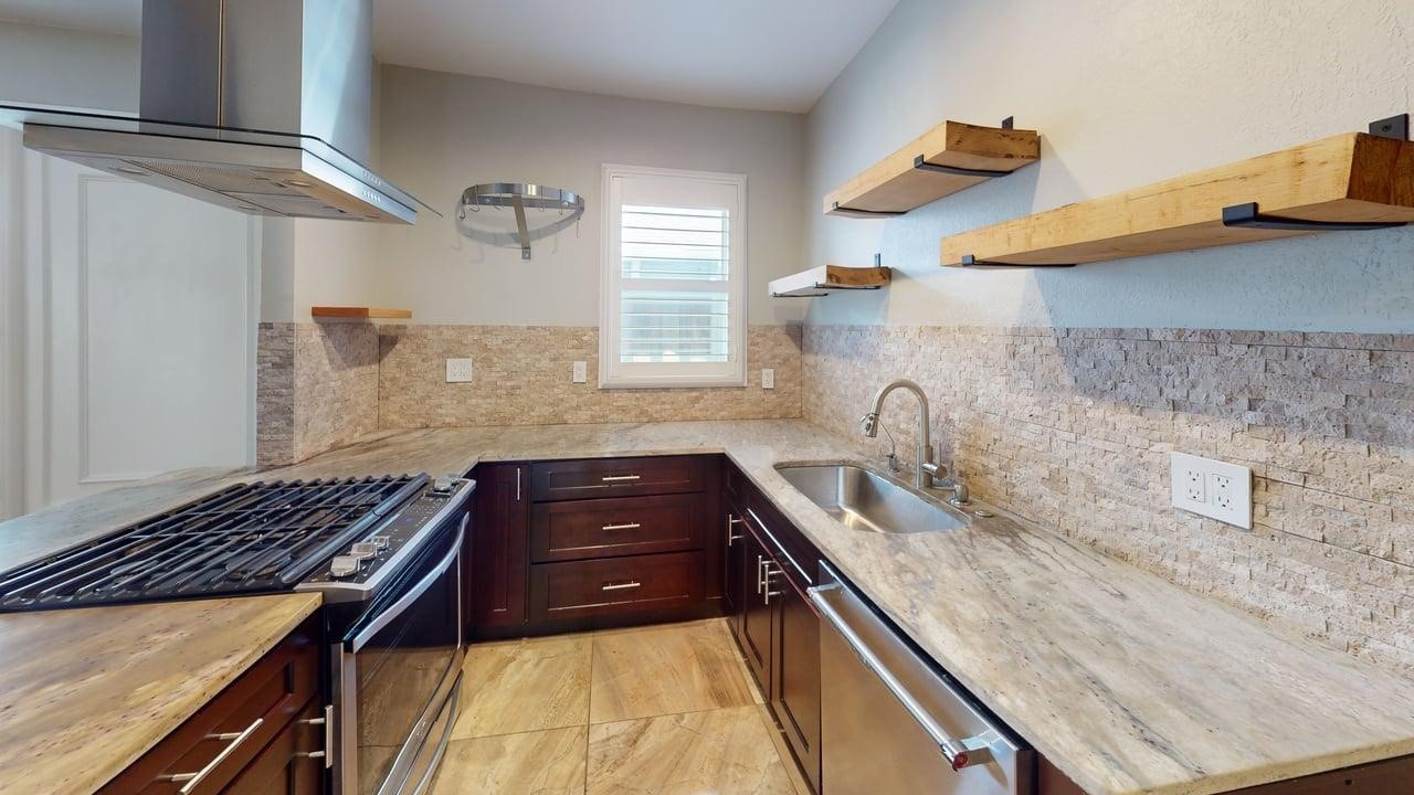 642 N Tyler Street Dallas TX 75208