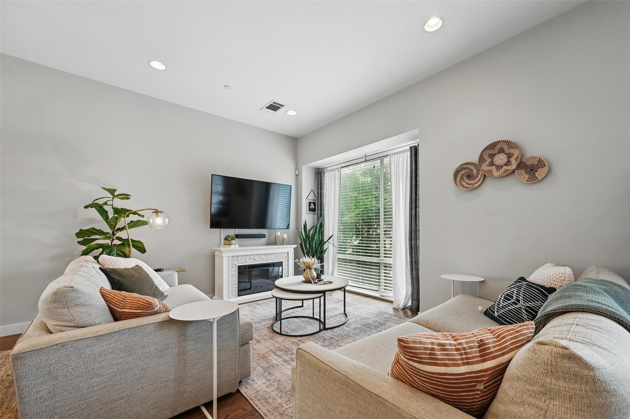 2280 N Fitzhugh Avenue Dallas TX 75204