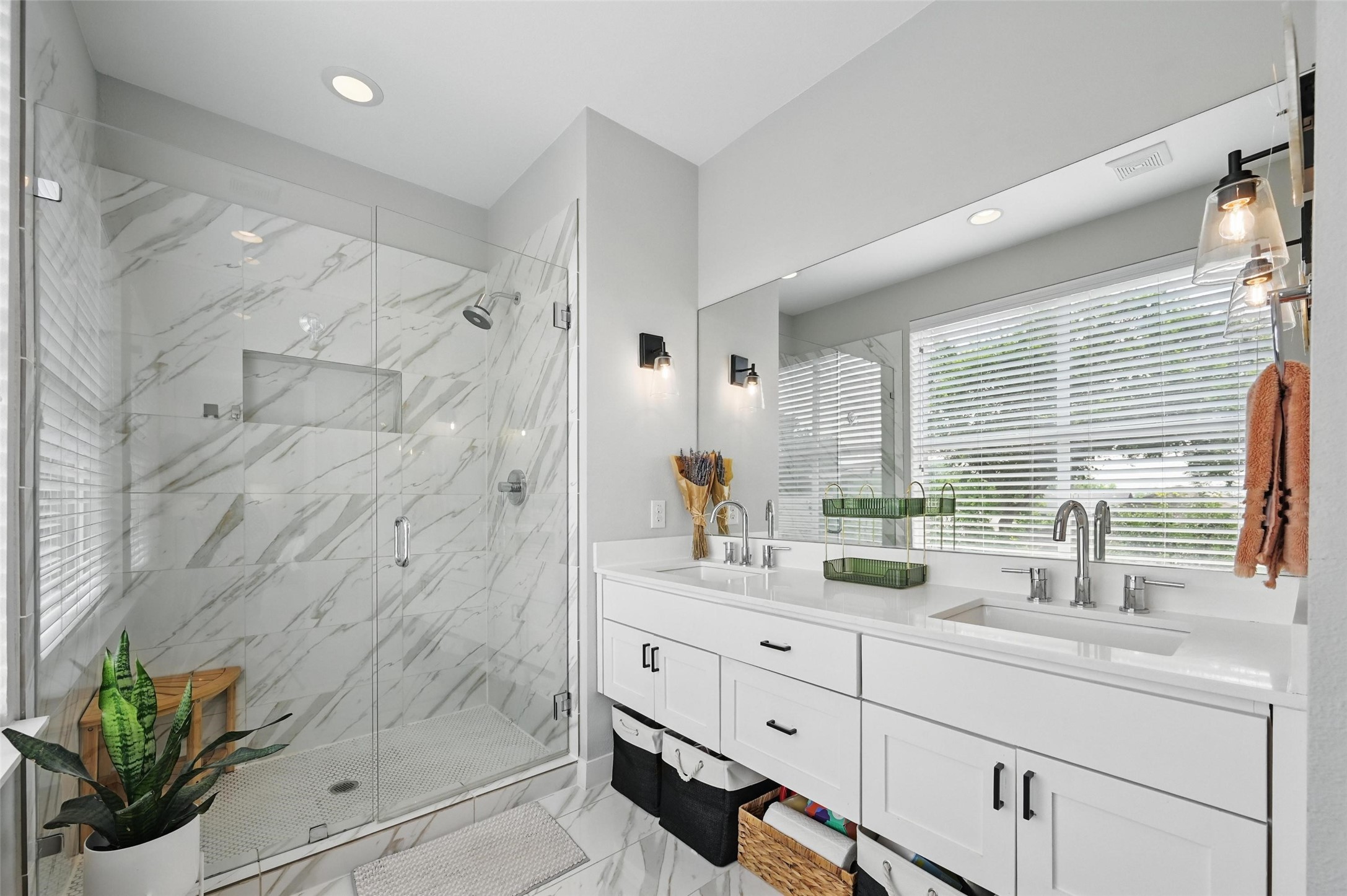 2280 N Fitzhugh Avenue Dallas TX 75204