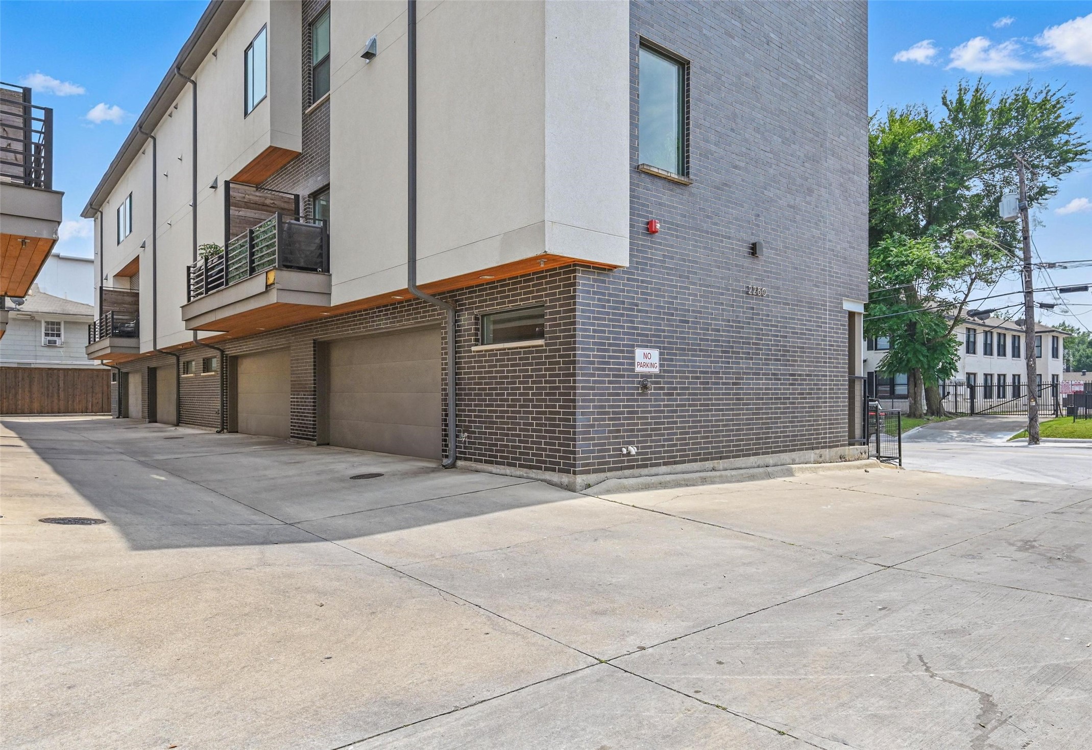 2280 N Fitzhugh Avenue Dallas TX 75204