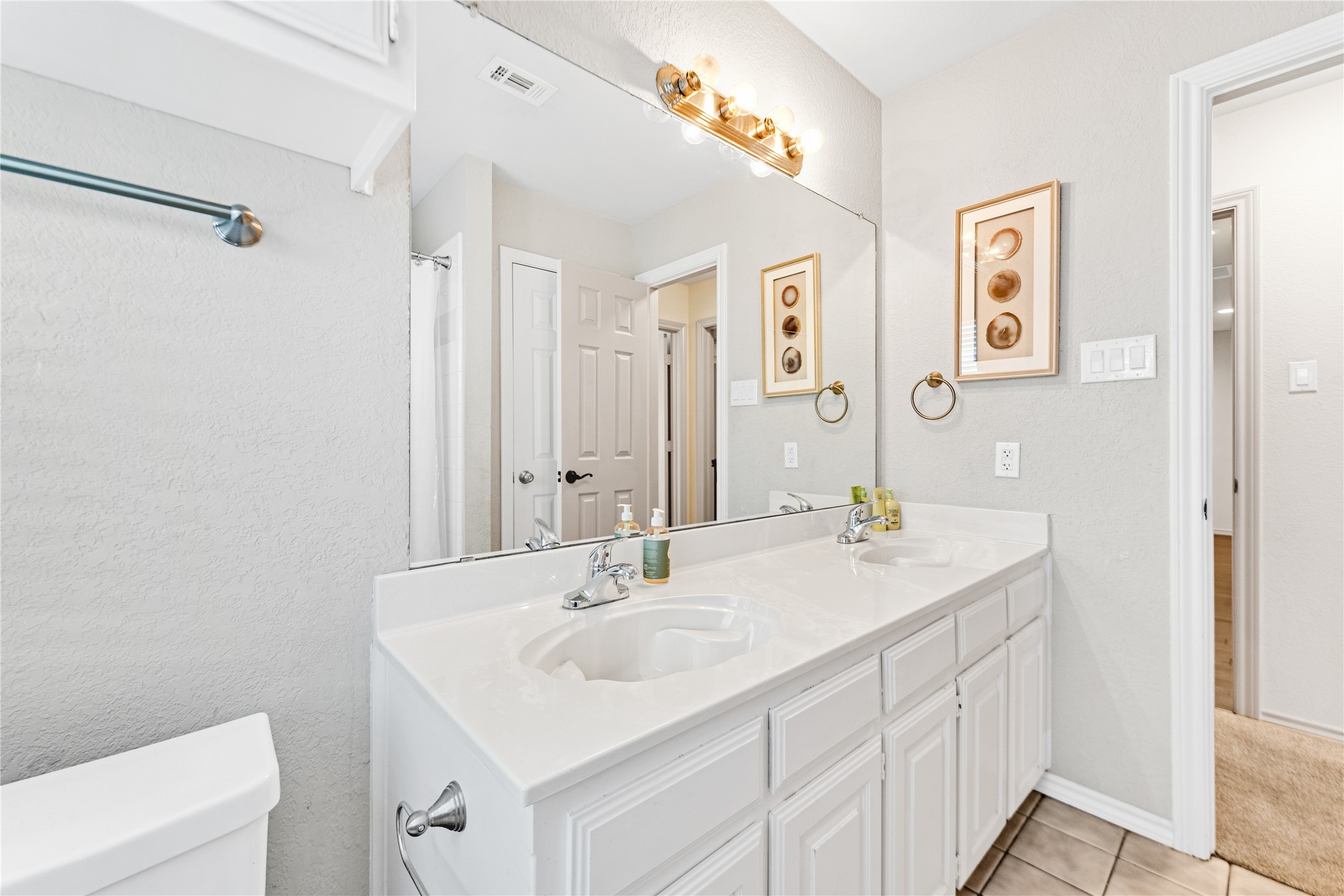 5202 Heatherdale Drive Grapevine TX 76051