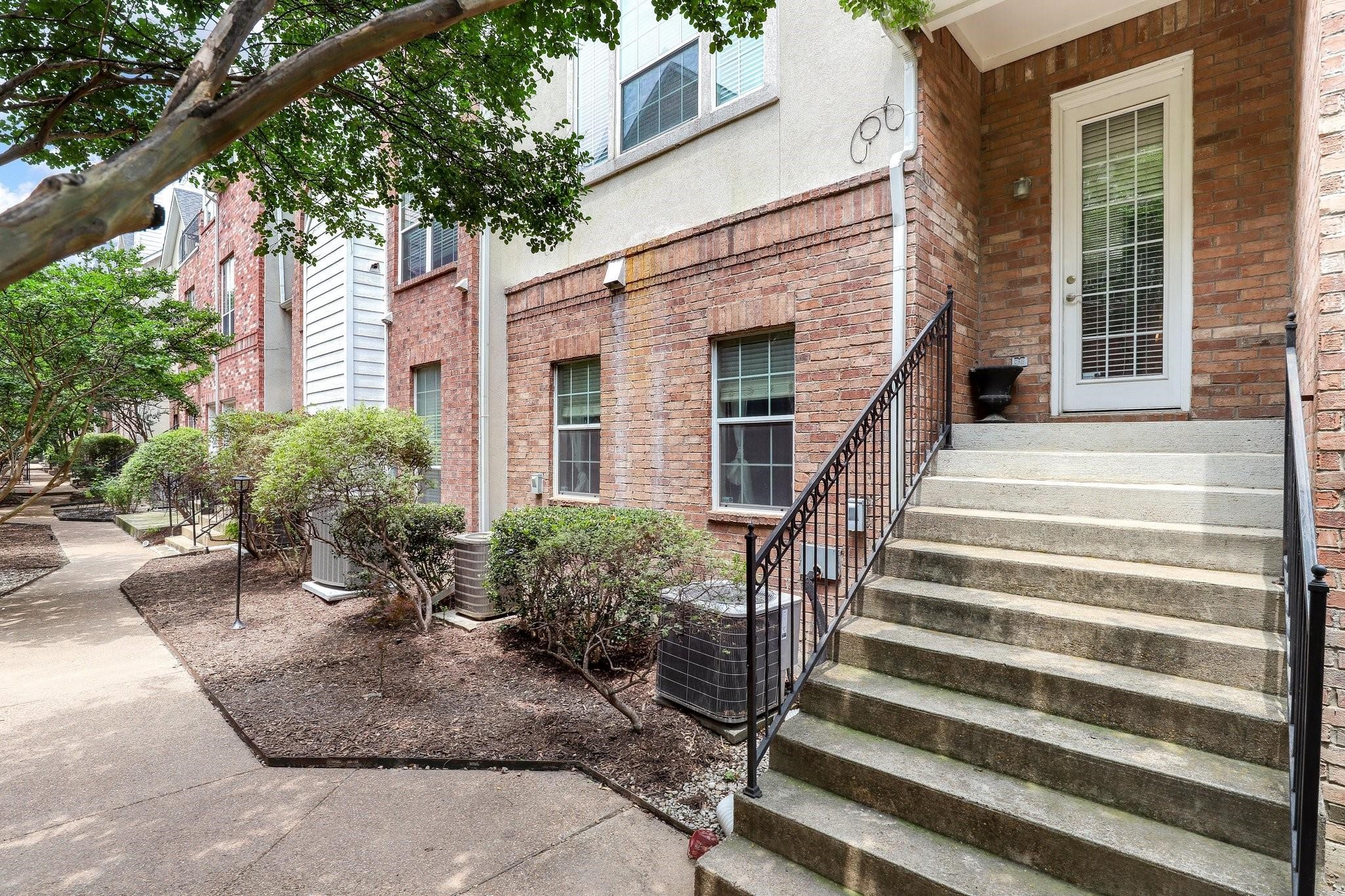 5836 La Vista Drive Dallas TX 75206