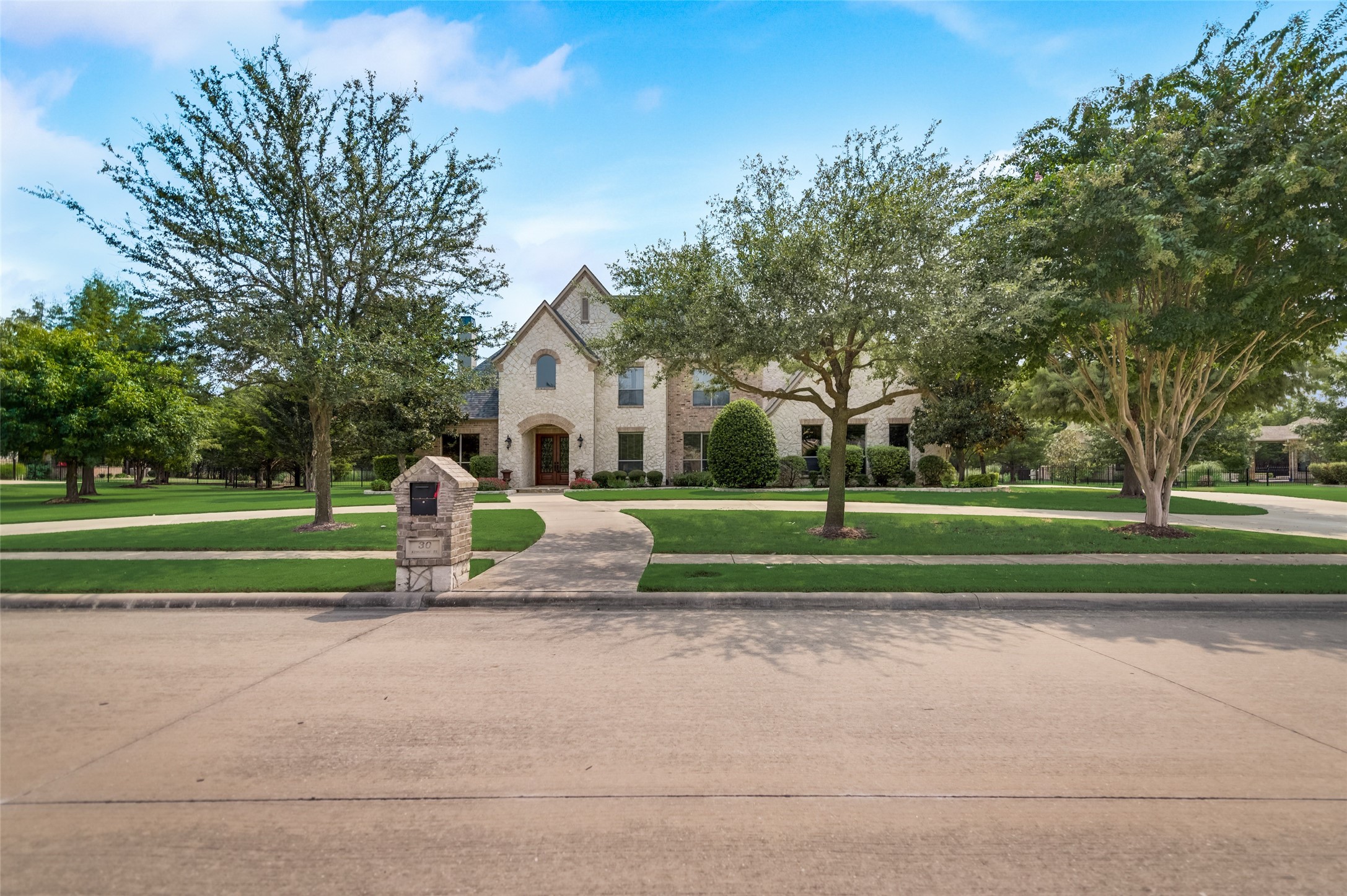 30 Kingsbury Trail Heath TX 75032