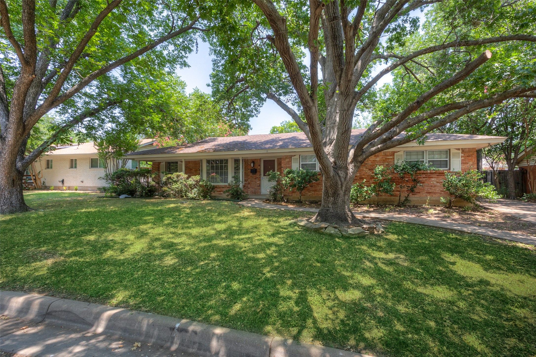 6948 Valhalla Road Fort Worth TX 76116
