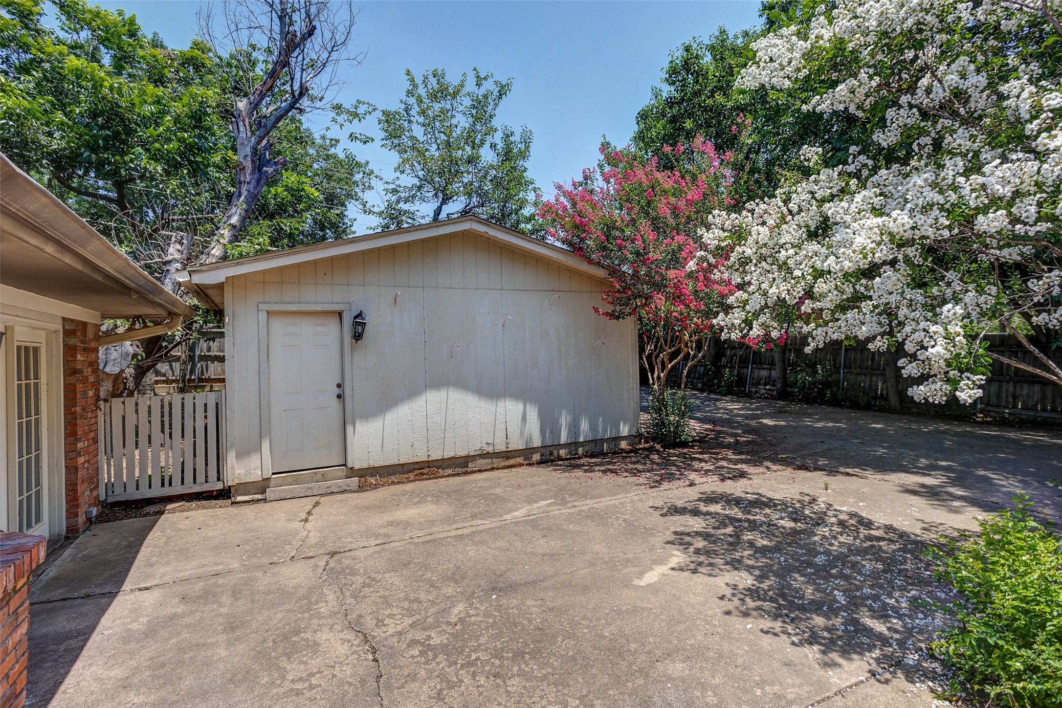 6948 Valhalla Road Fort Worth TX 76116