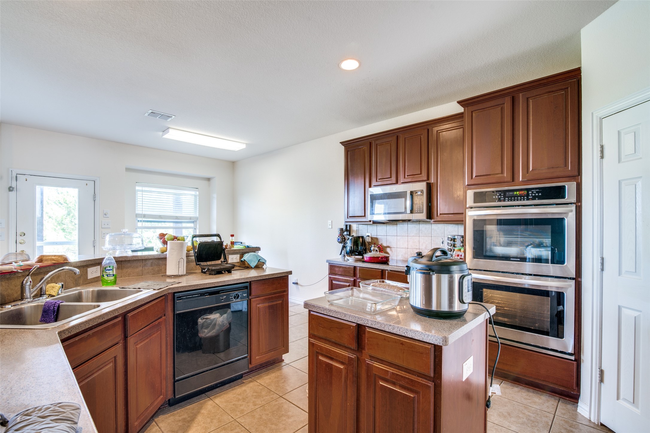 4323 Kettering Drive Garland TX 75043