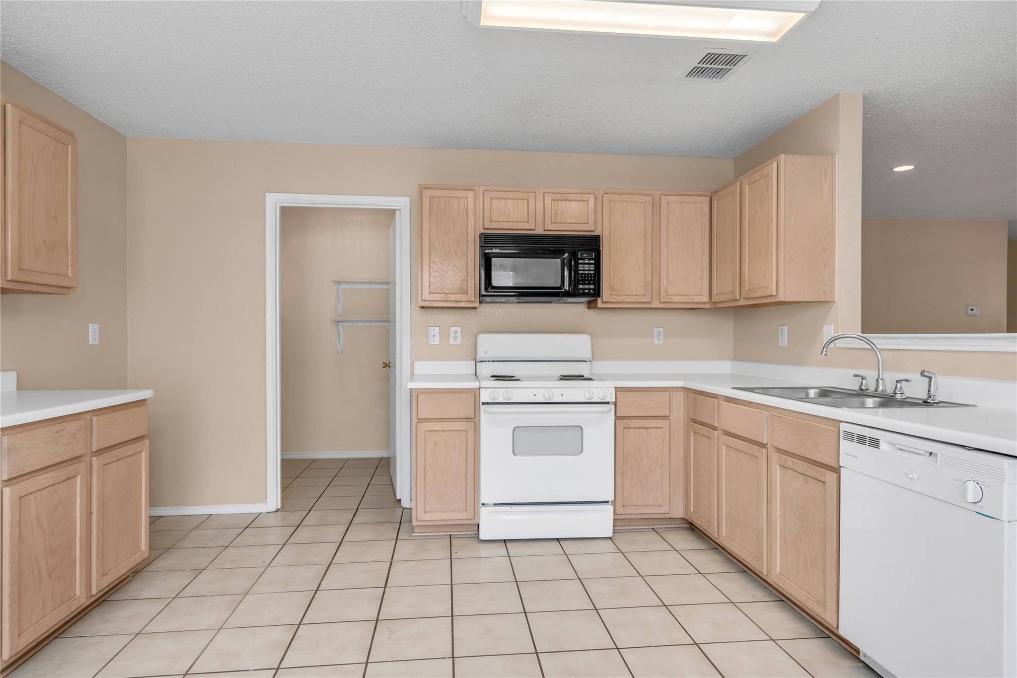 5336 New Castleton Lane Fort Worth TX 76135