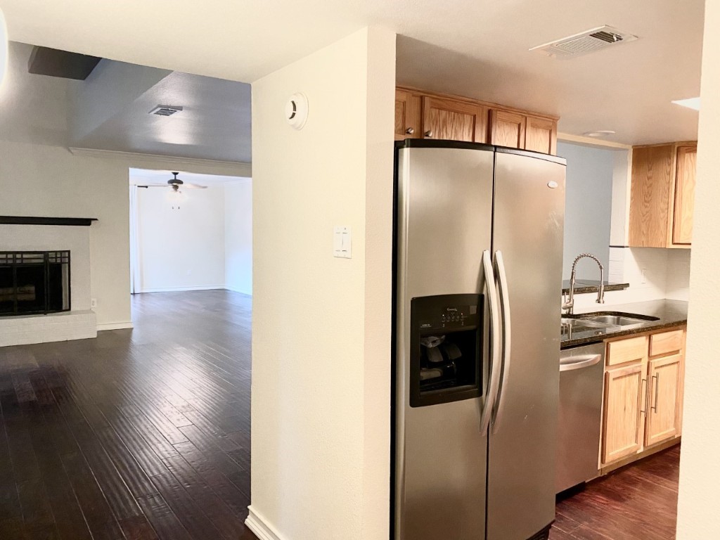 3406 Courtyard Circle Farmers Branch TX 75234