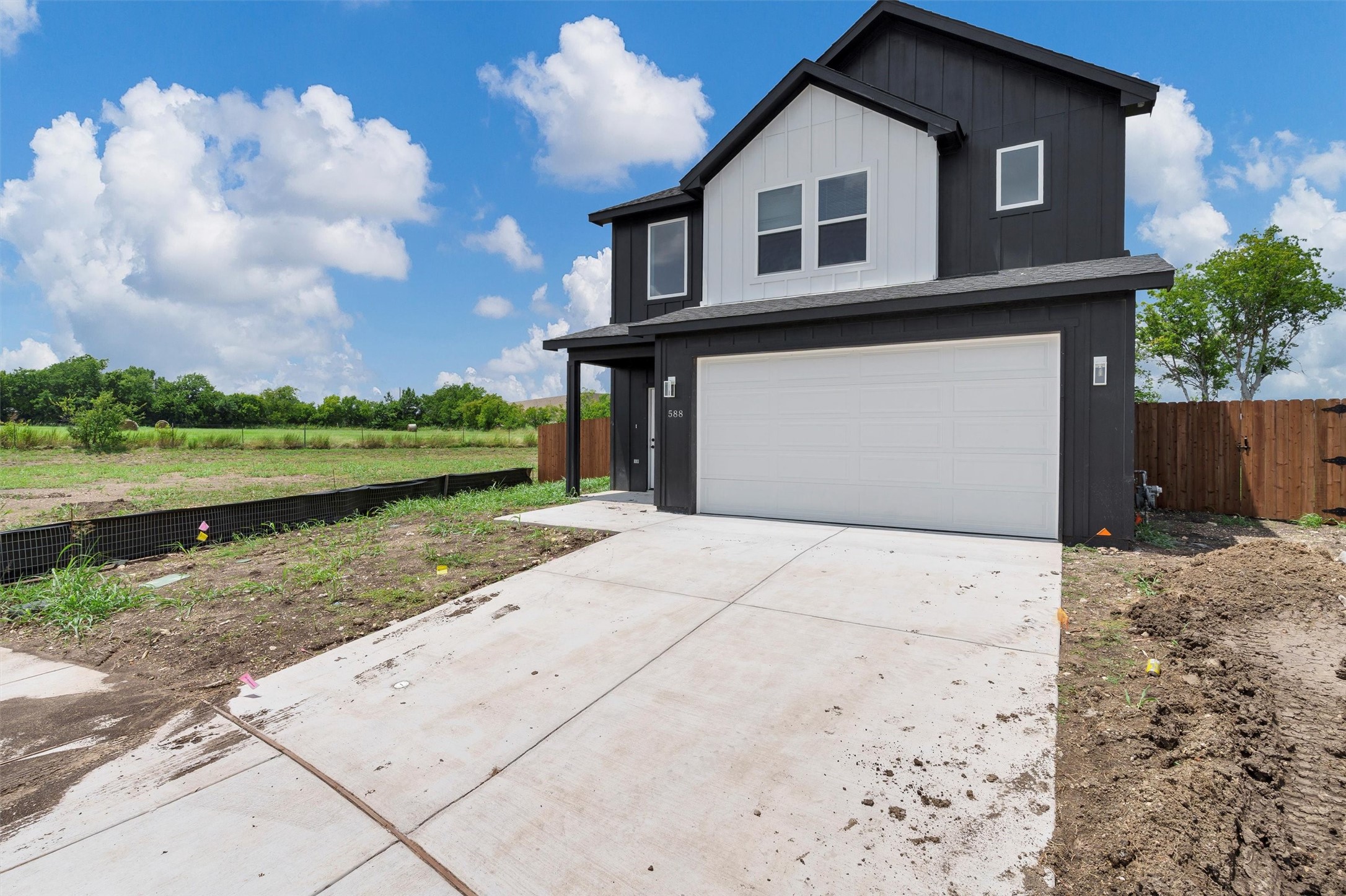 588 Highview Court Godley TX 76044