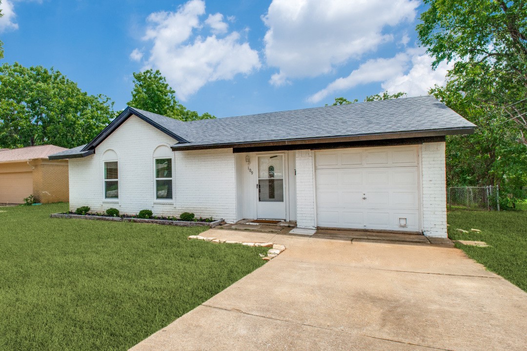 109 Sunset Drive Euless TX 76040