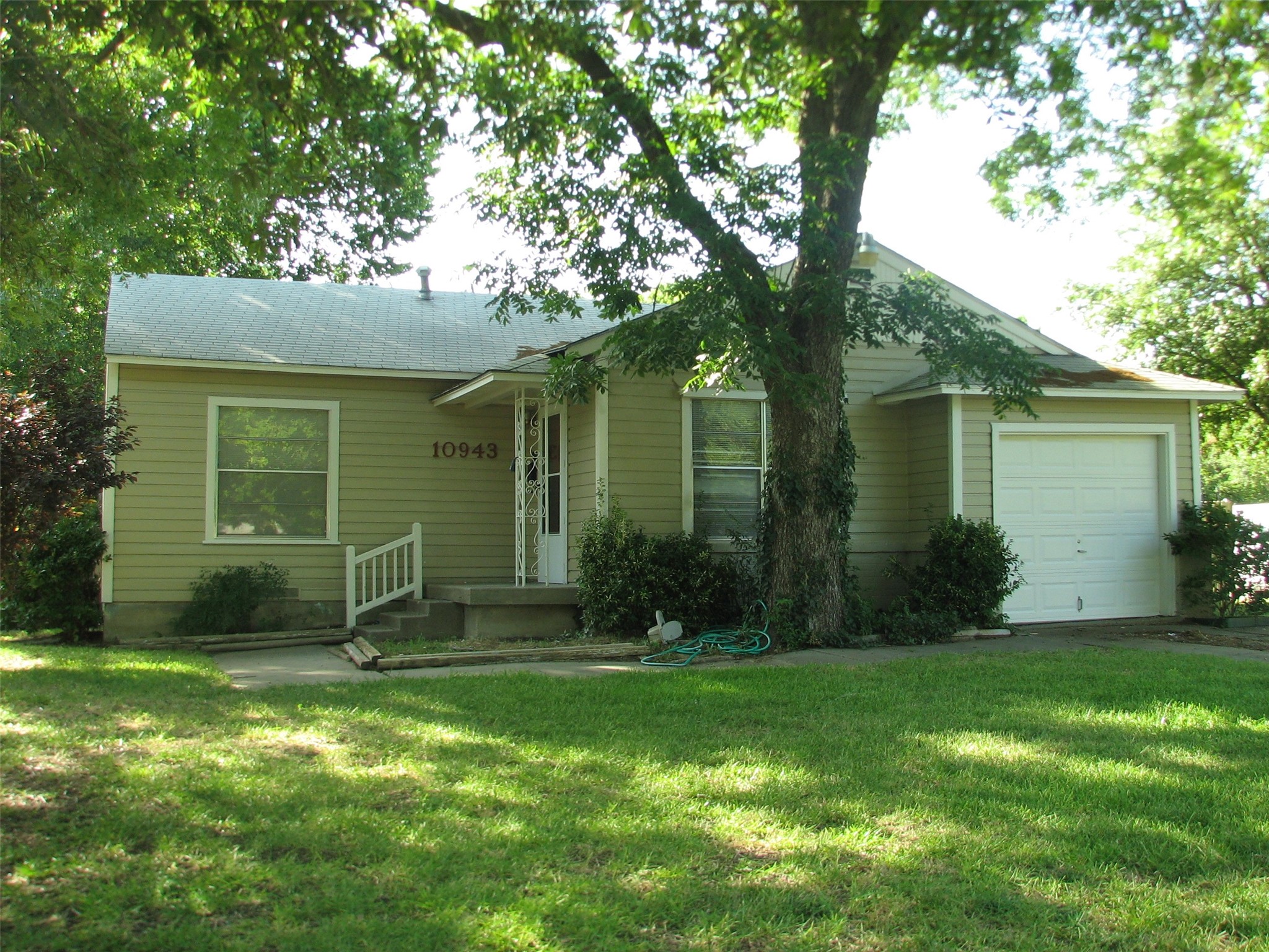 10943 Desdemona Drive Dallas TX 75228