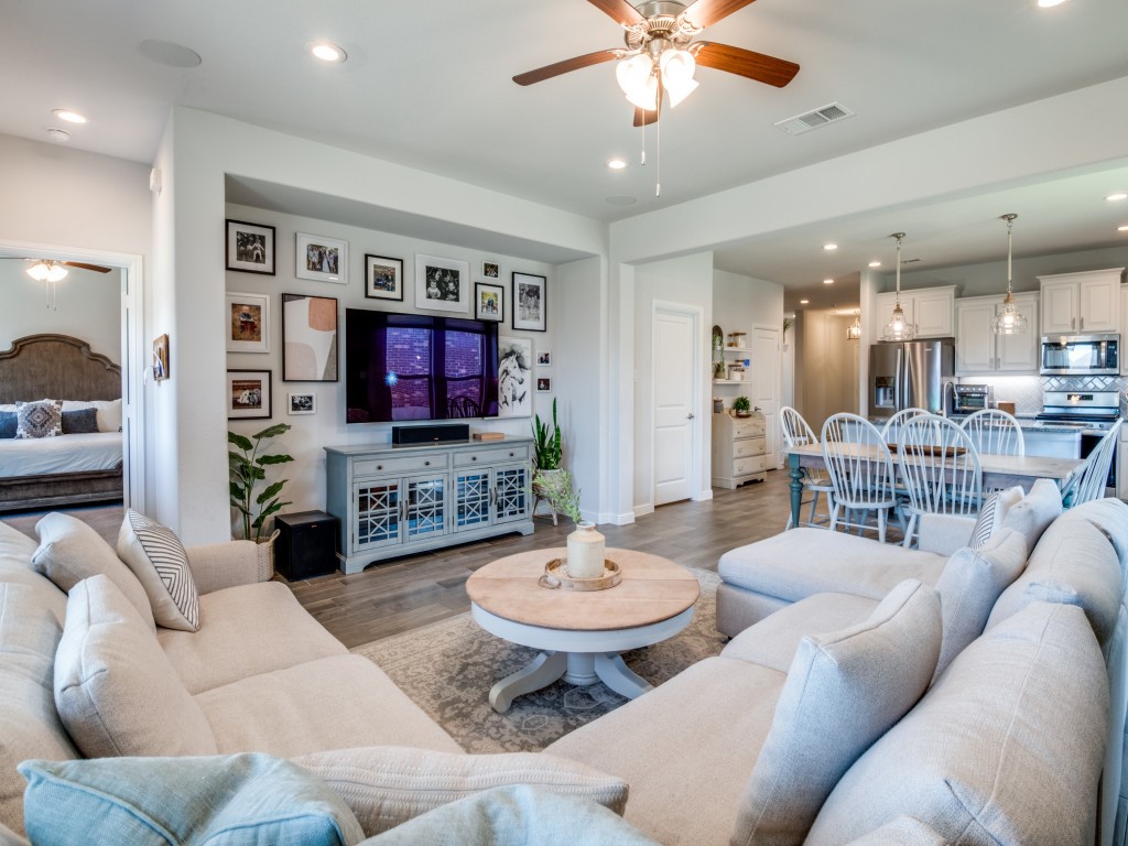 1519 Sheridyn Lane Krum TX 76249