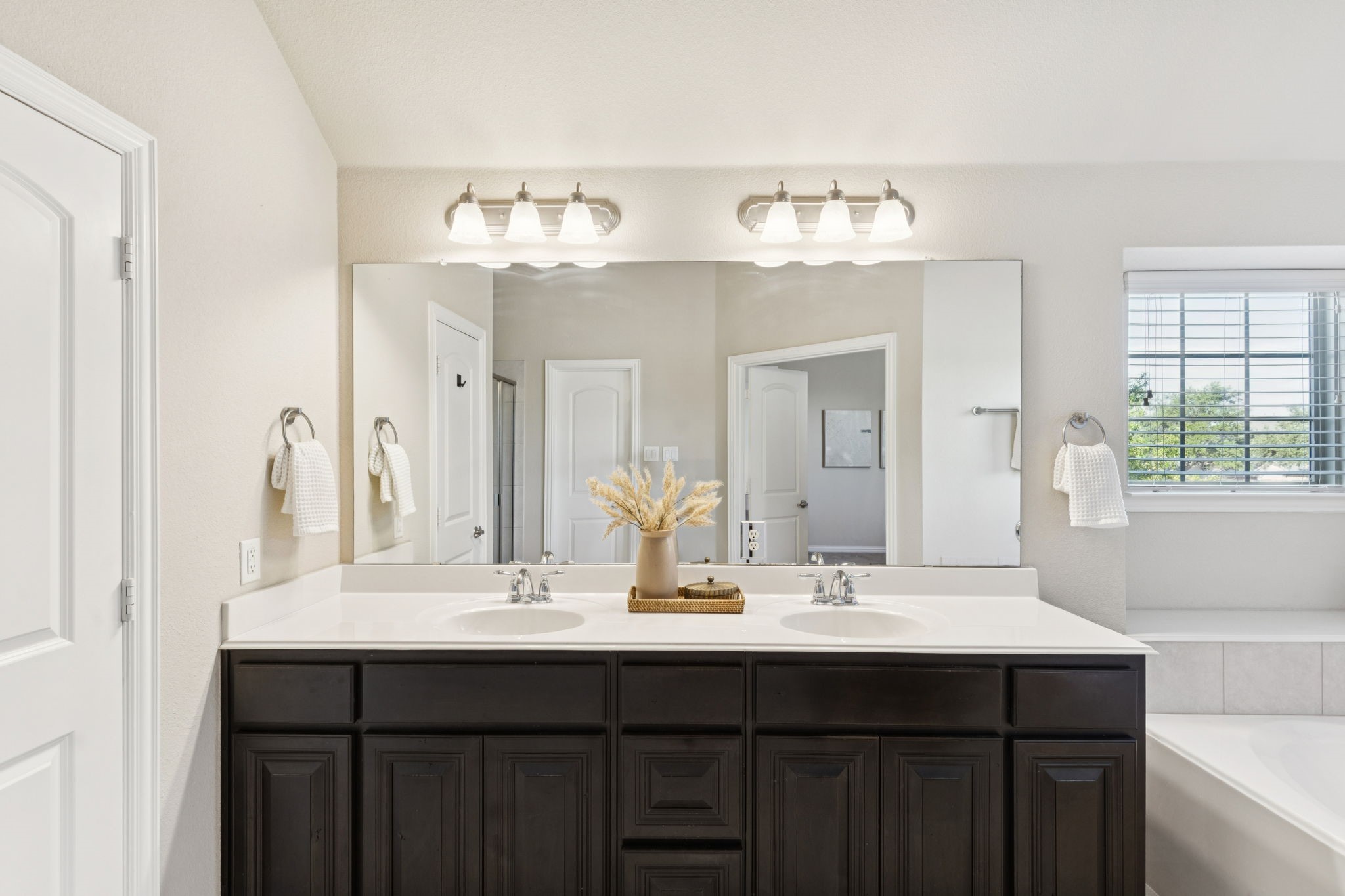 6210 Eagle Nest Garland TX 75044