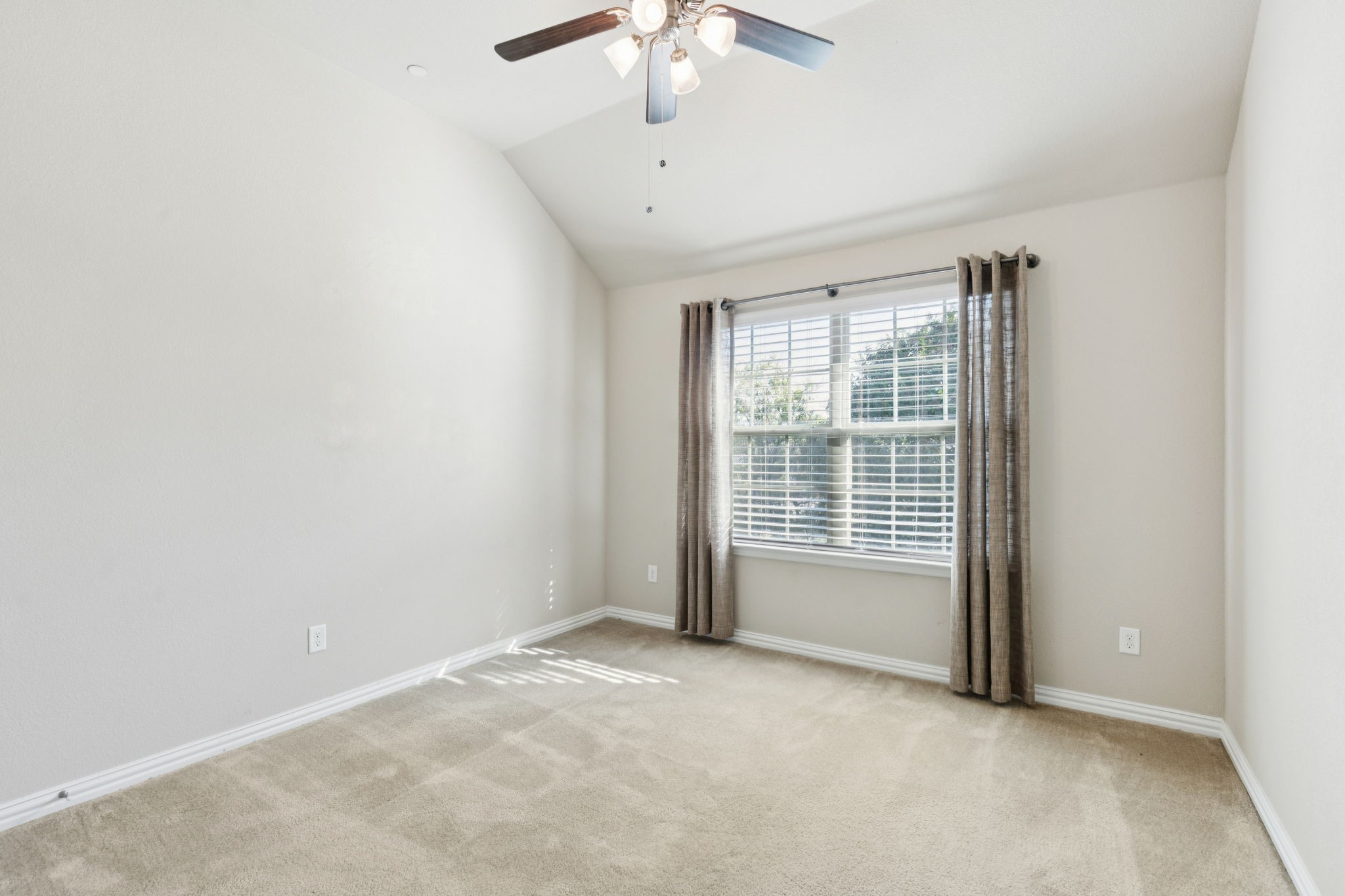 6210 Eagle Nest Garland TX 75044