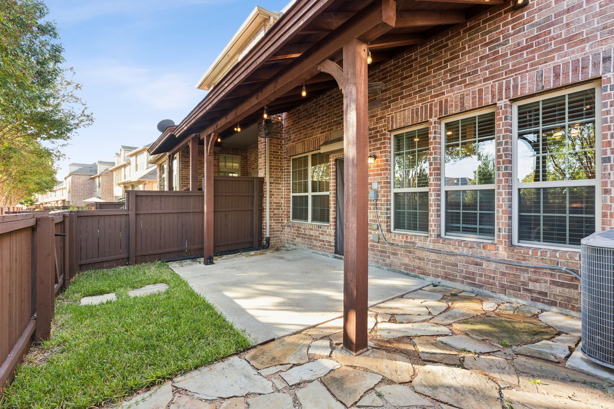 6210 Eagle Nest Garland TX 75044