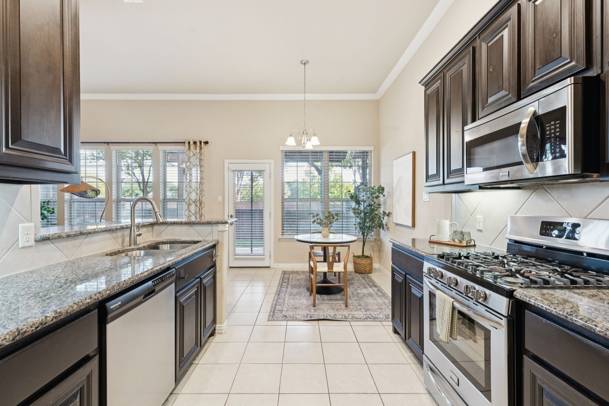 6210 Eagle Nest Garland TX 75044