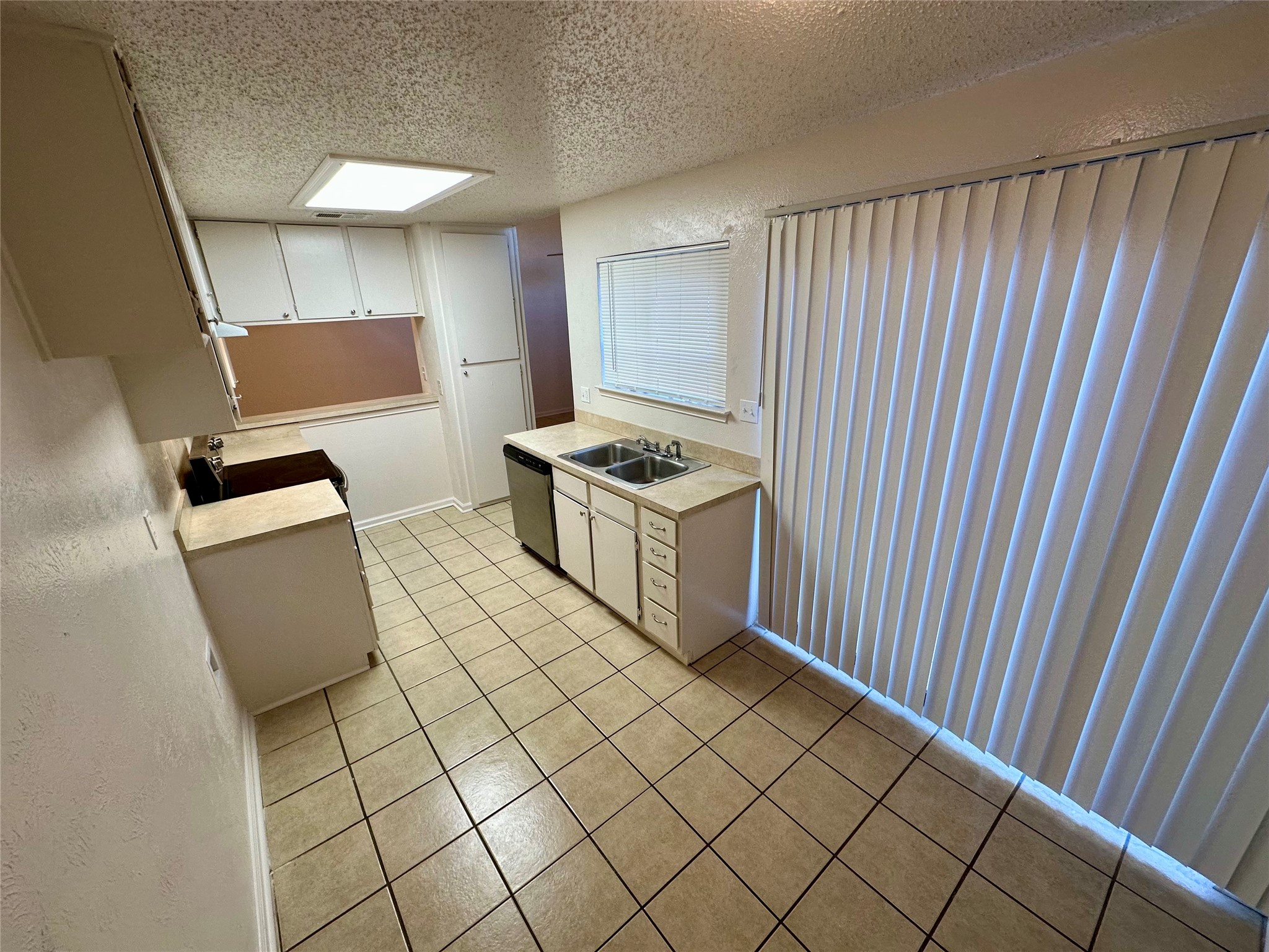644 Bellaire Drive Hurst TX 76053
