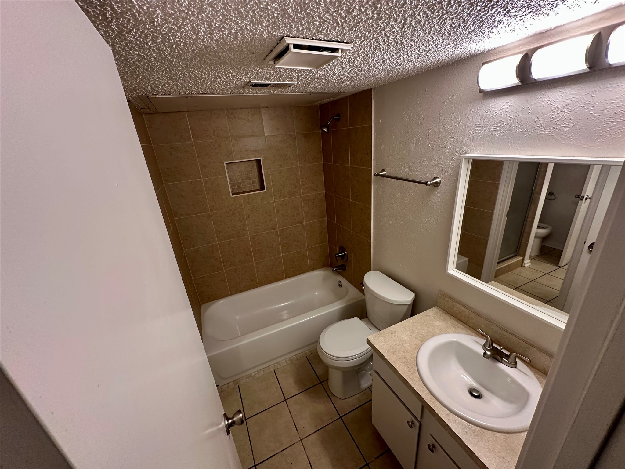 644 Bellaire Drive Hurst TX 76053