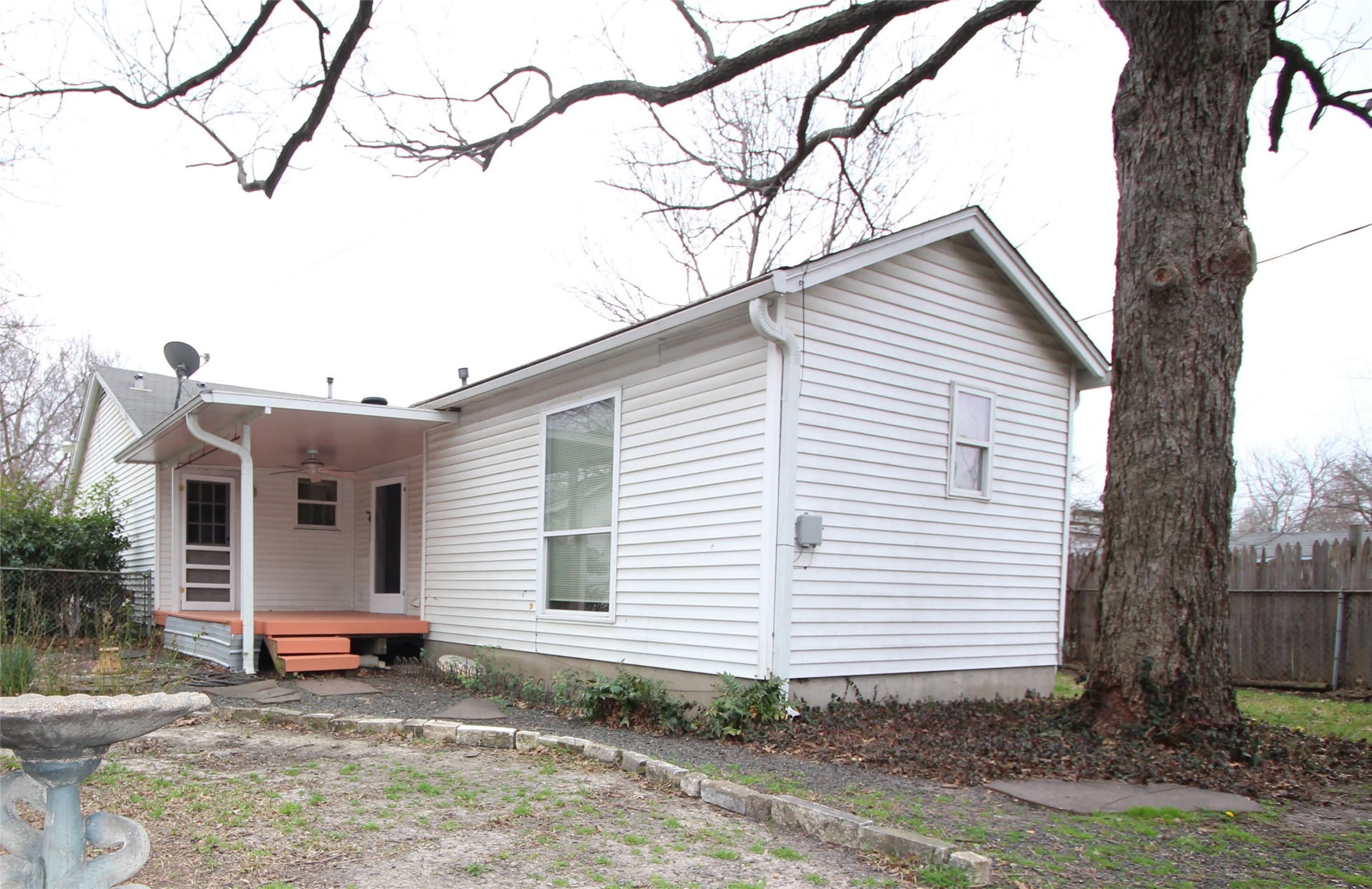 10415 Losa Drive Dallas TX 75218