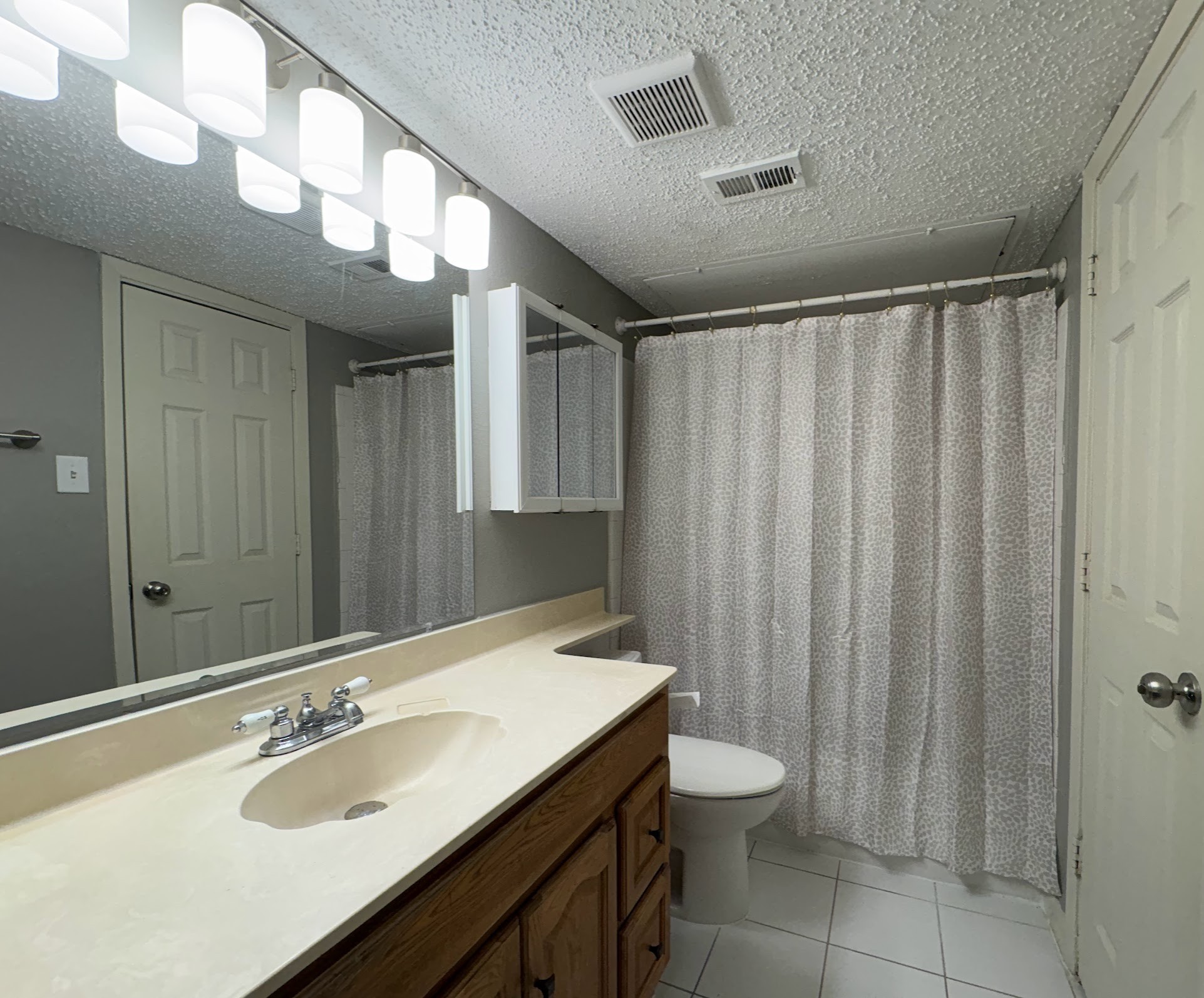 1206 High Valley Drive Garland TX 75041