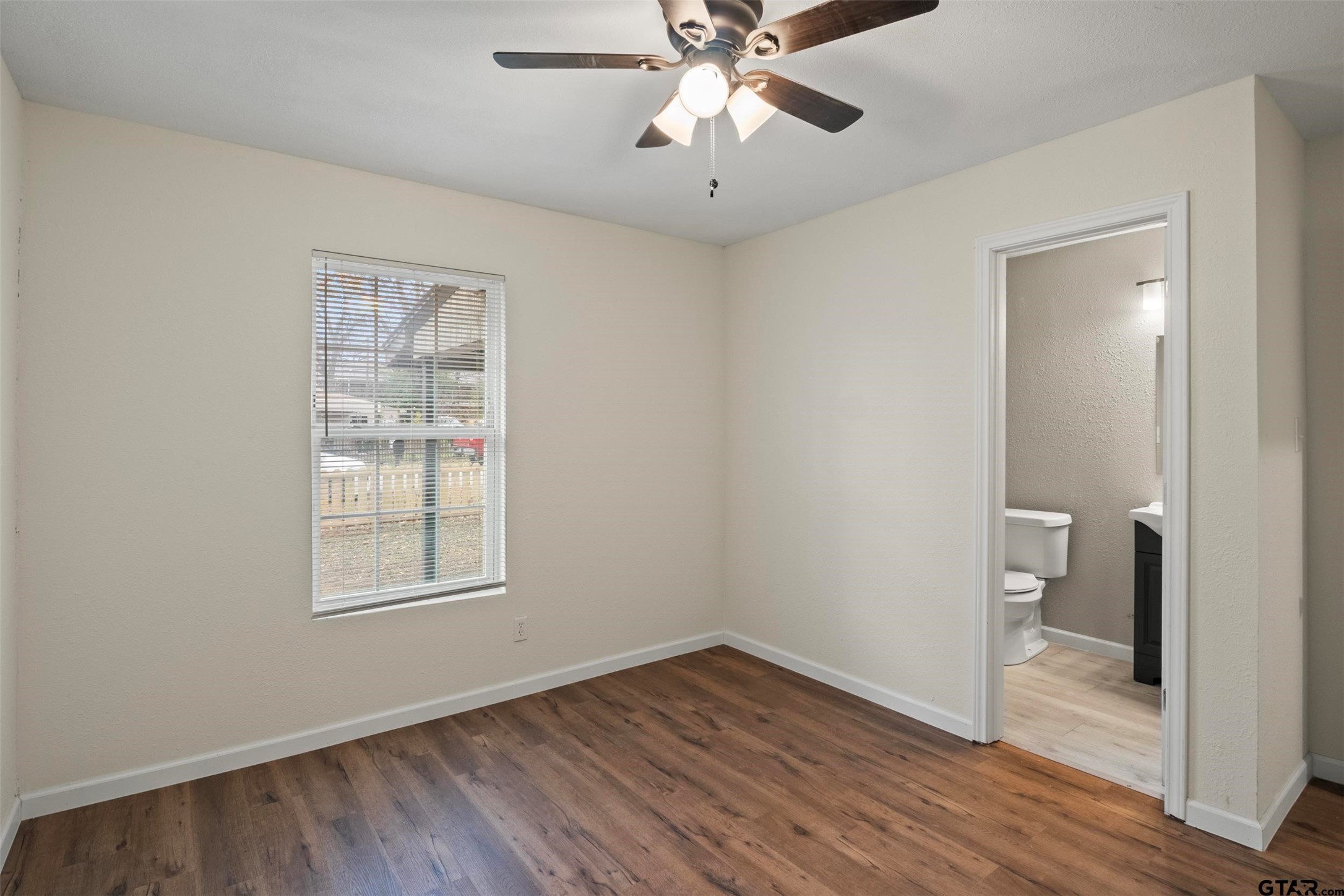 903 Hester Arlington TX 76011